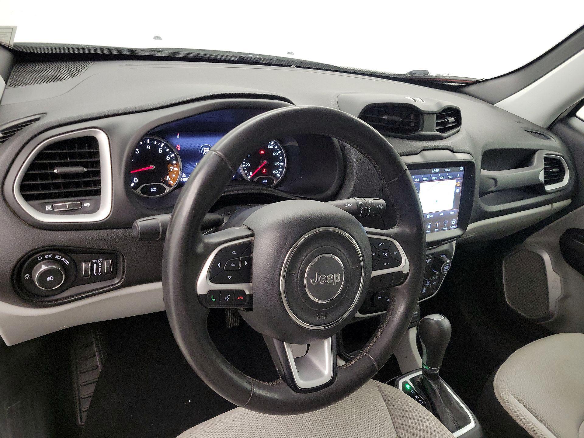 Thumbnail: 2018 Jeep Renegade - 9