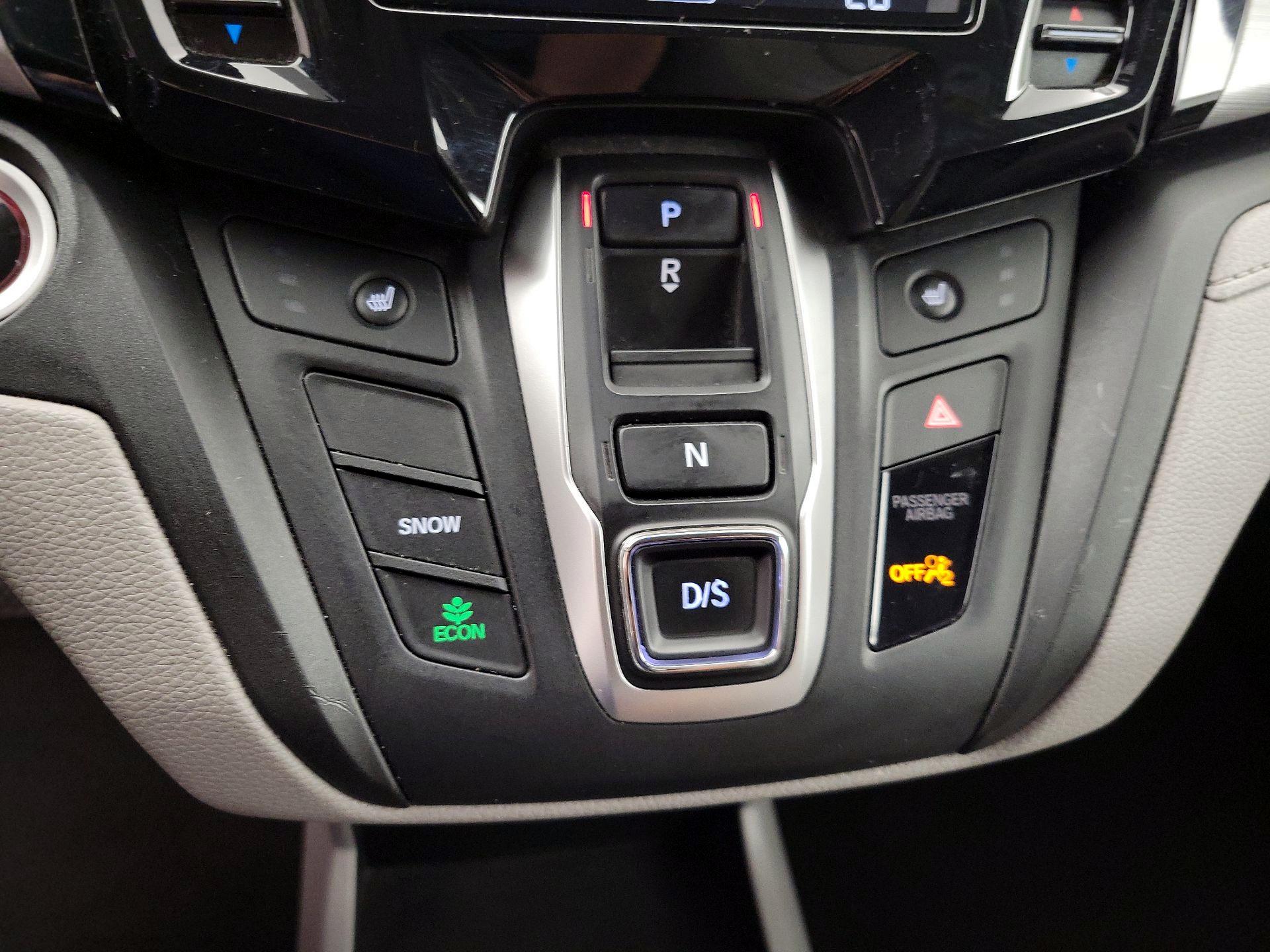 Thumbnail: 2018 Honda Odyssey - 17