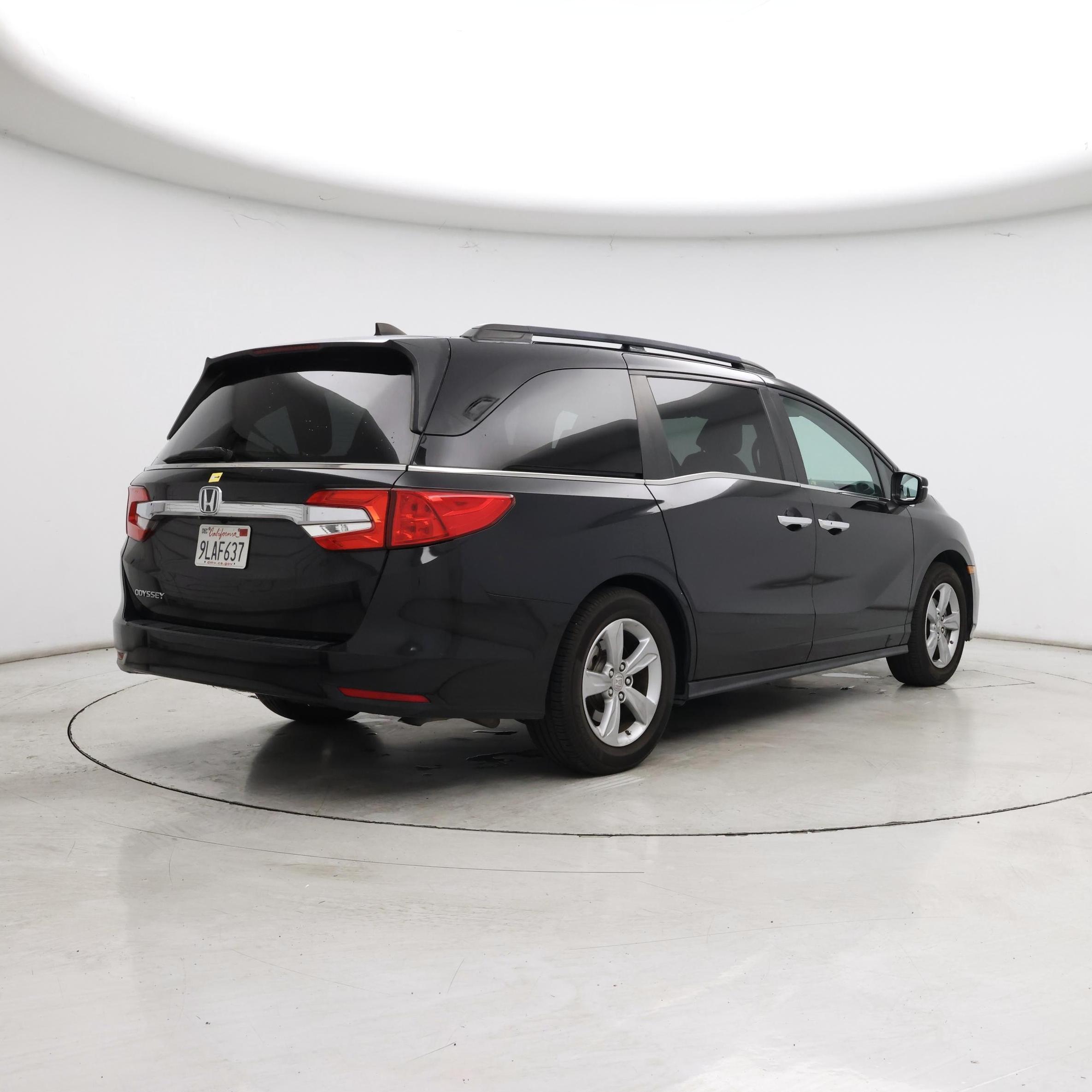 Thumbnail: 2018 Honda Odyssey - 8