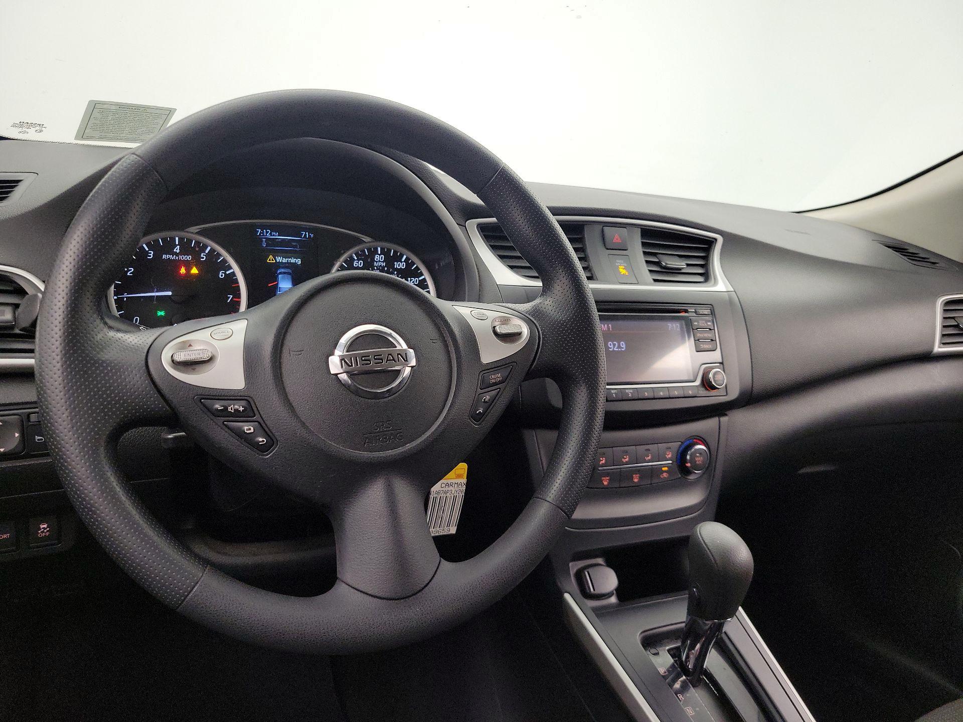 Thumbnail: 2018 Nissan Sentra - 9