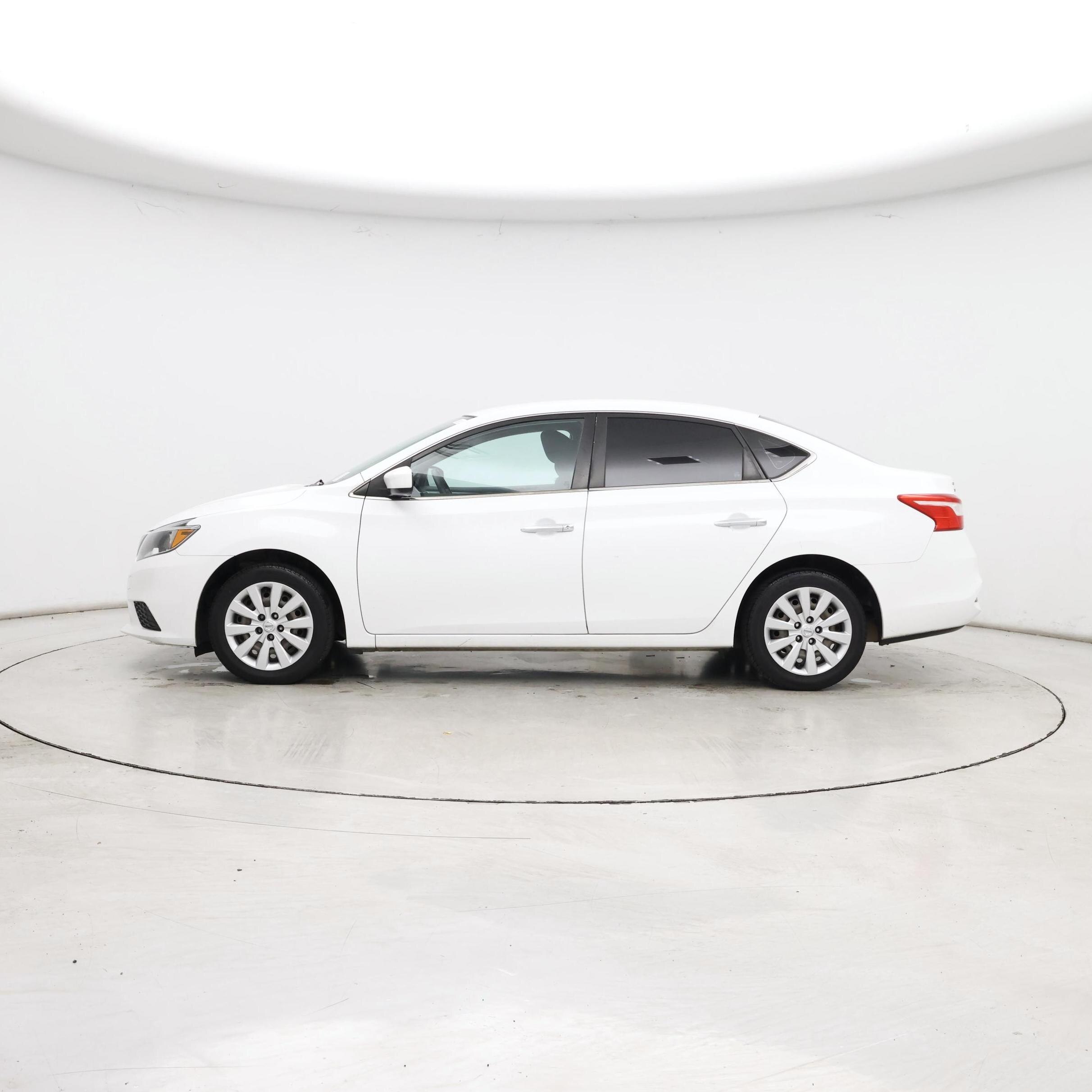 Thumbnail: 2018 Nissan Sentra - 3