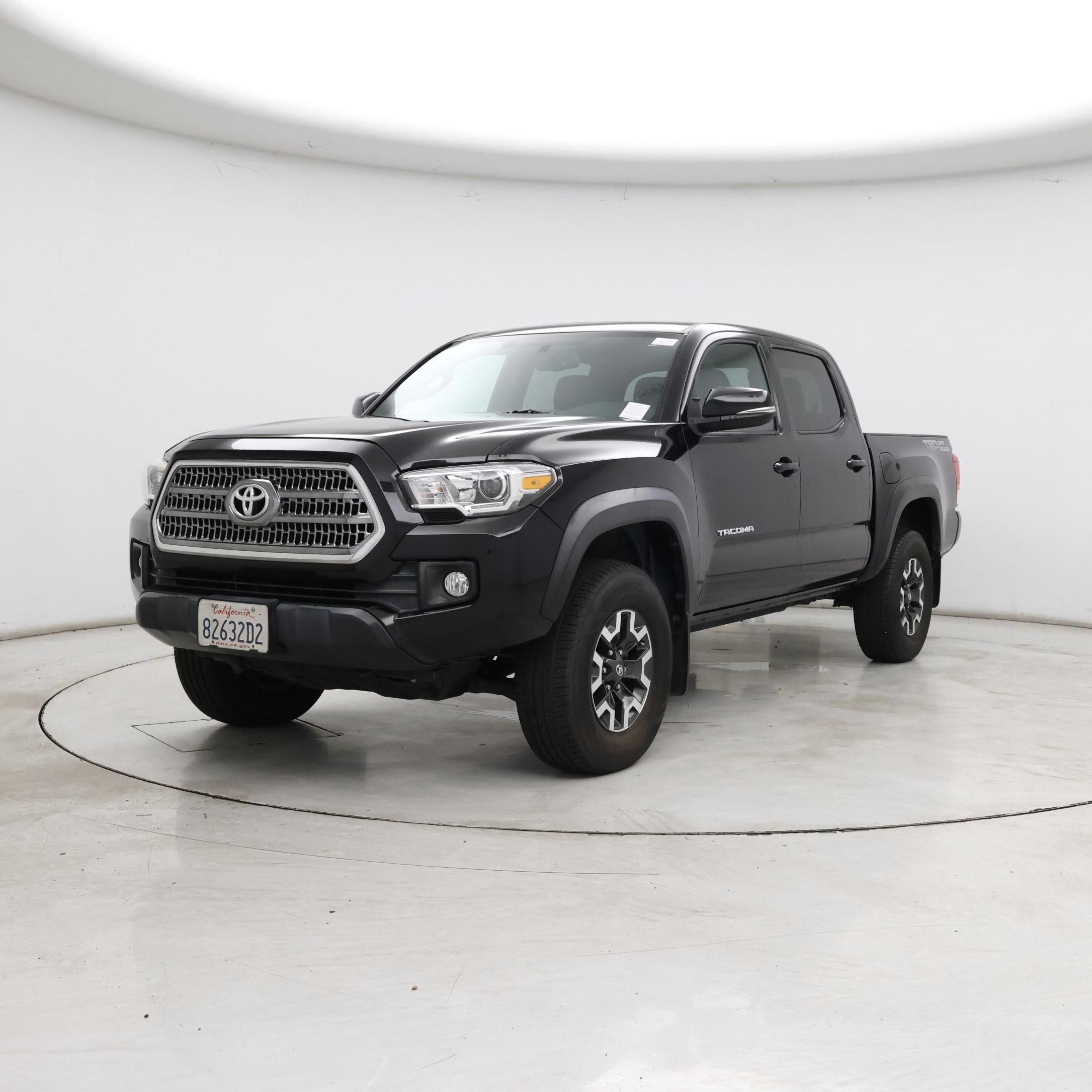 Thumbnail: 2017 Toyota Tacoma - 4
