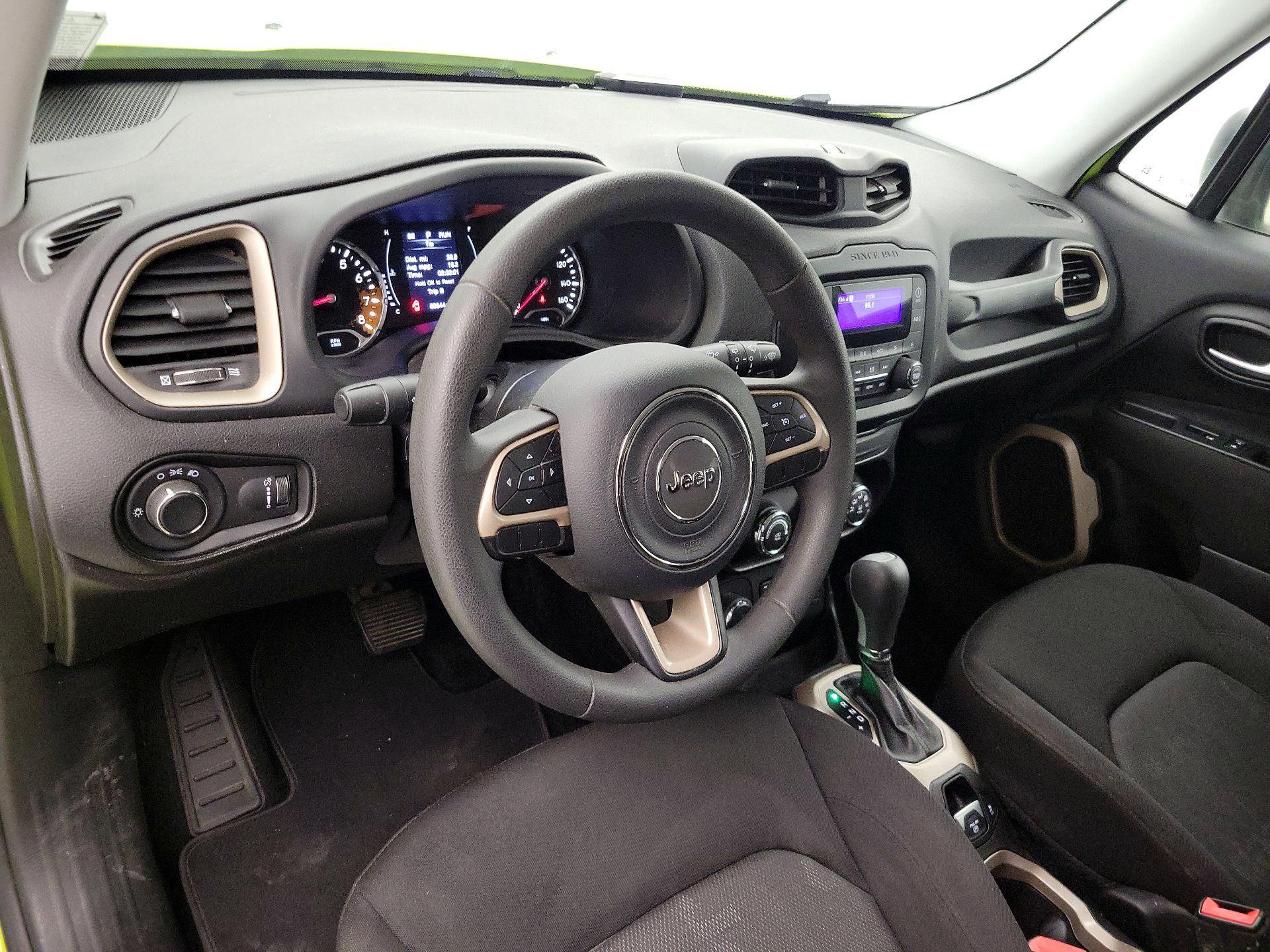 Thumbnail: 2017 Jeep Renegade - 9