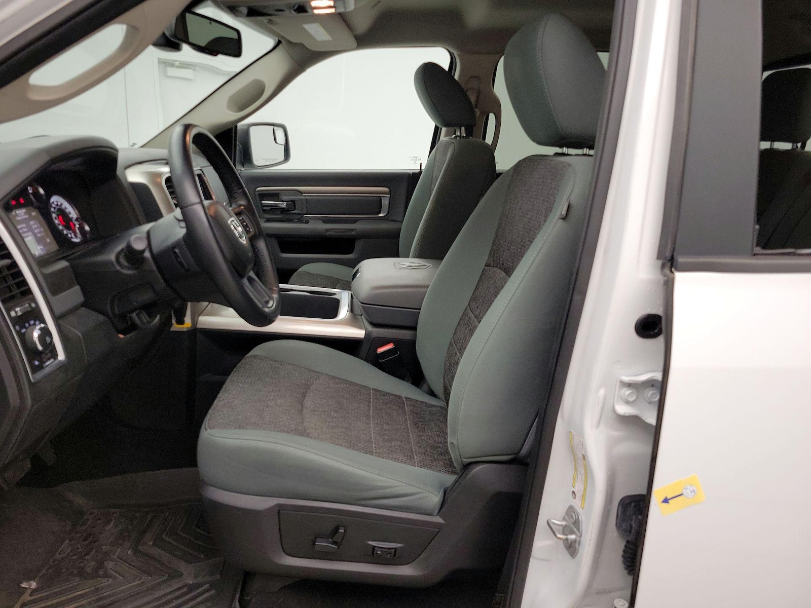 Power Seat(s) & Side Airbags