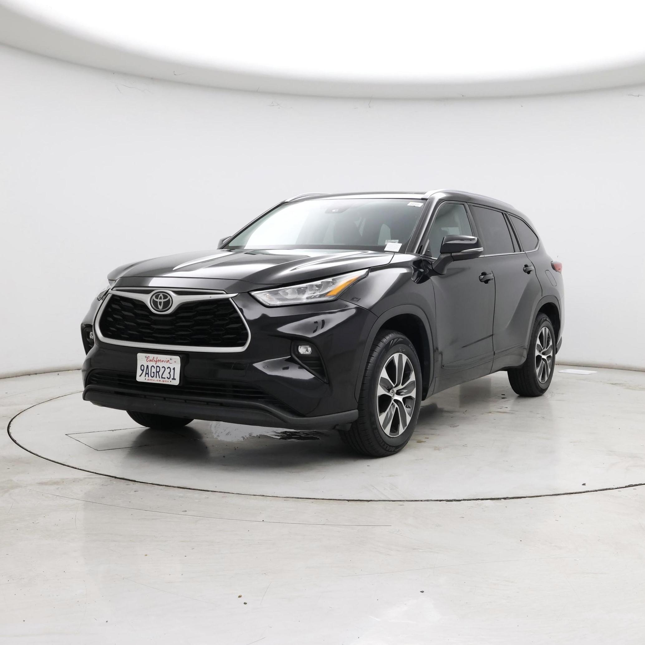 Thumbnail: 2020 Toyota Highlander - 4