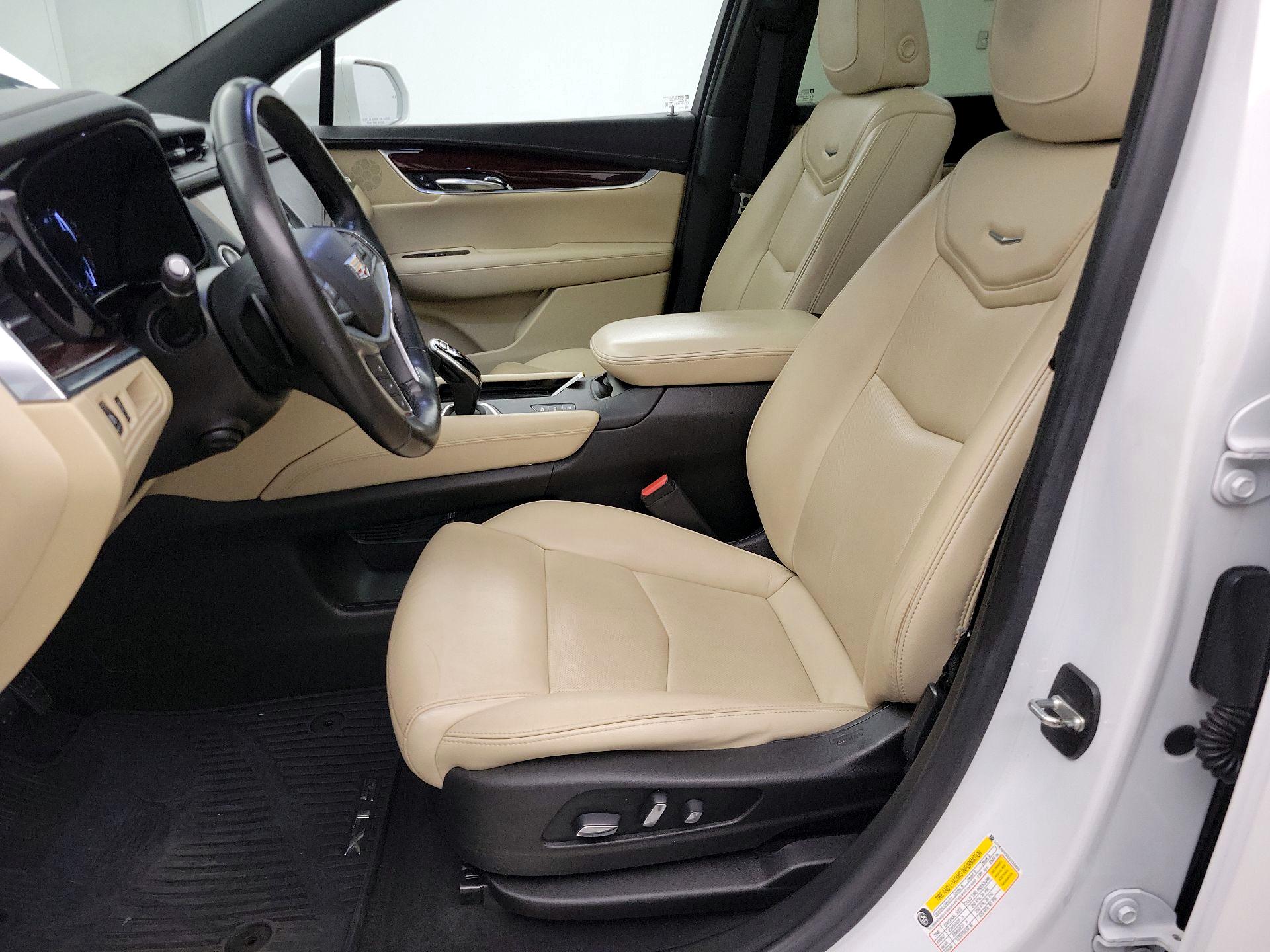 Thumbnail: 2018 Cadillac XT5 - 11