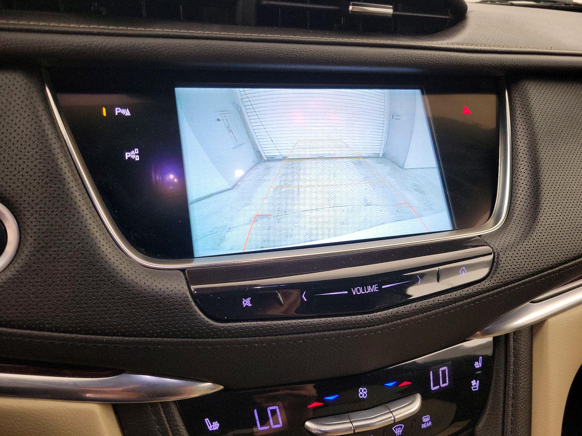 Thumbnail: 2018 Cadillac XT5 - 14