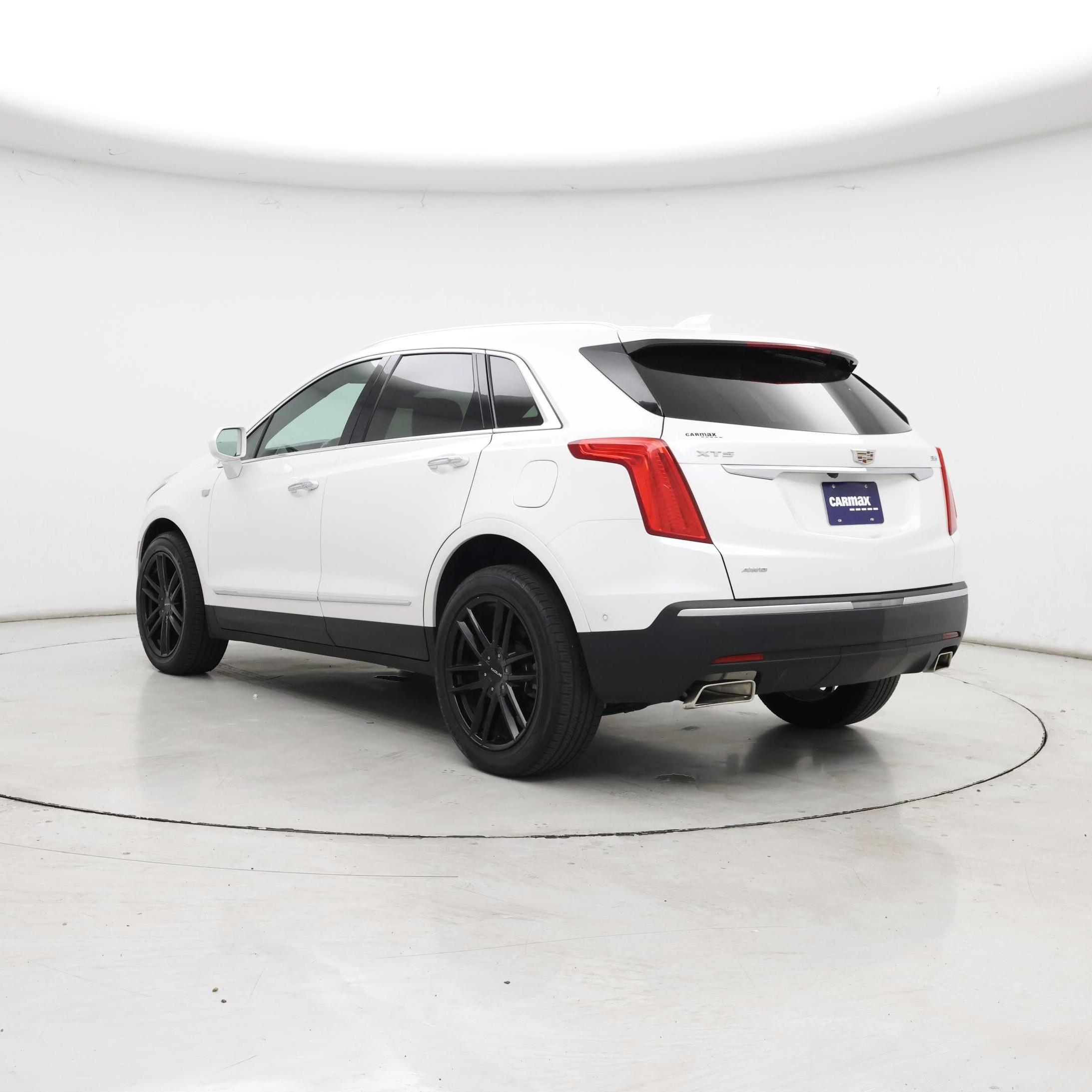 Thumbnail: 2018 Cadillac XT5 - 2