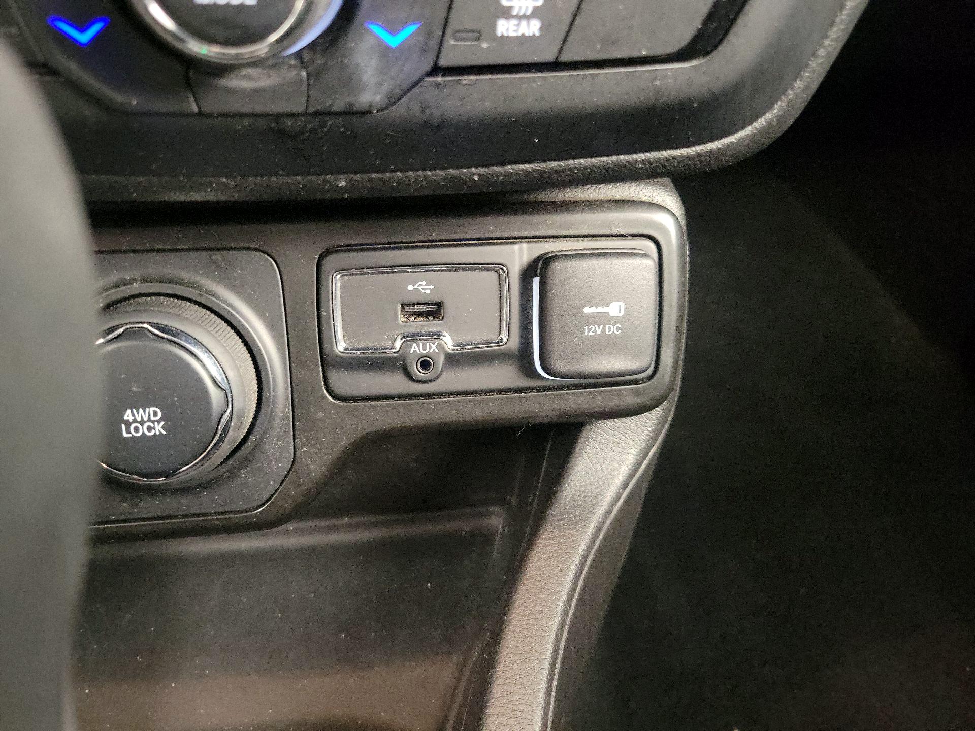 Thumbnail: 2020 Jeep Renegade - 18