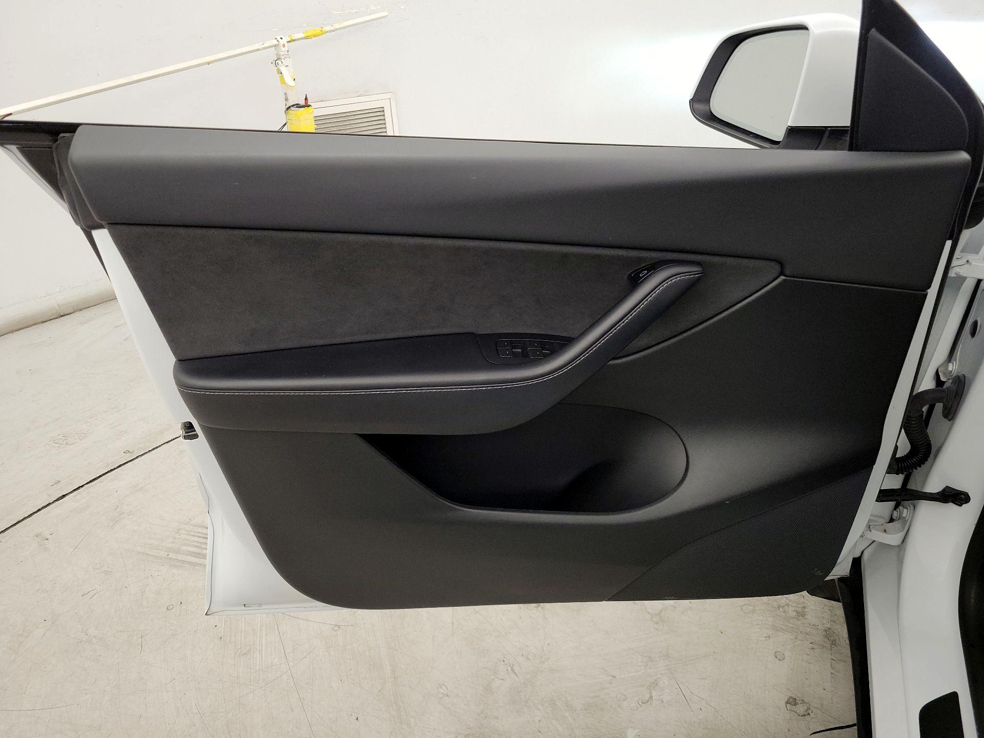 Thumbnail: 2021 Tesla Model Y - 12
