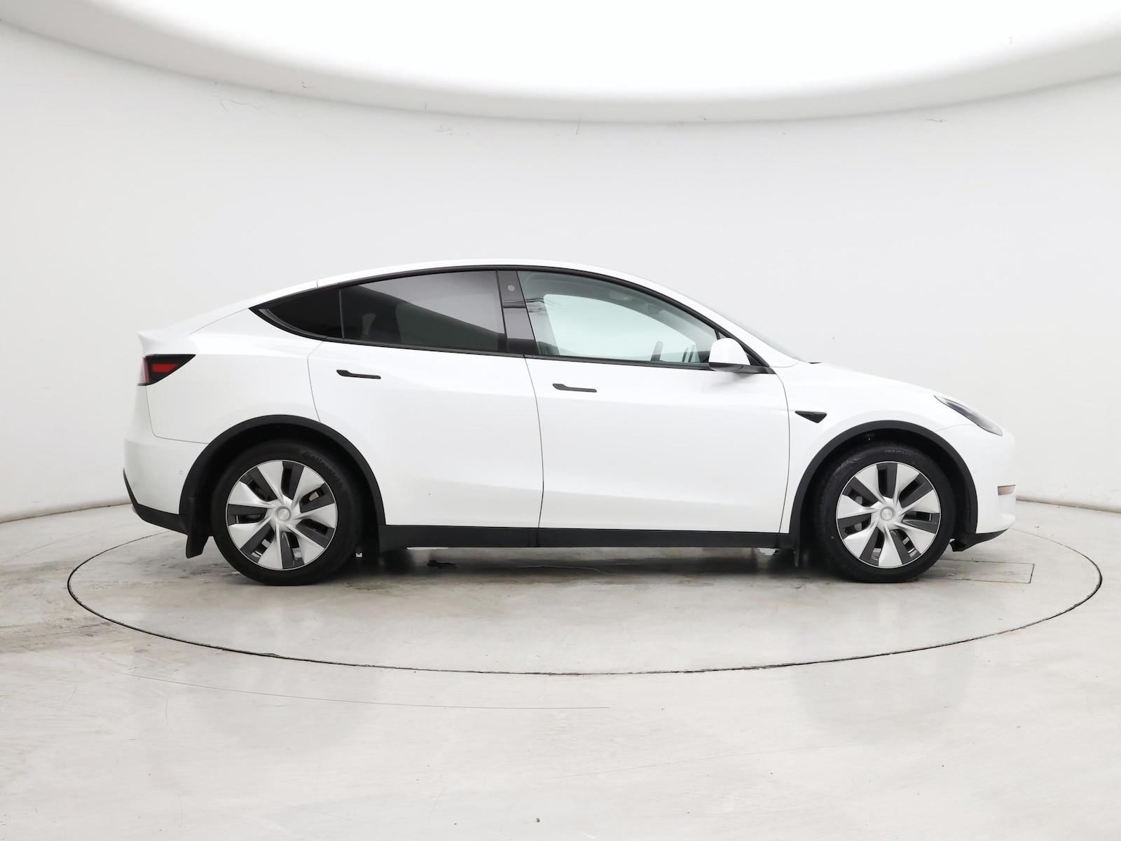 2021 Tesla Model Y Long Range - Photo 8
