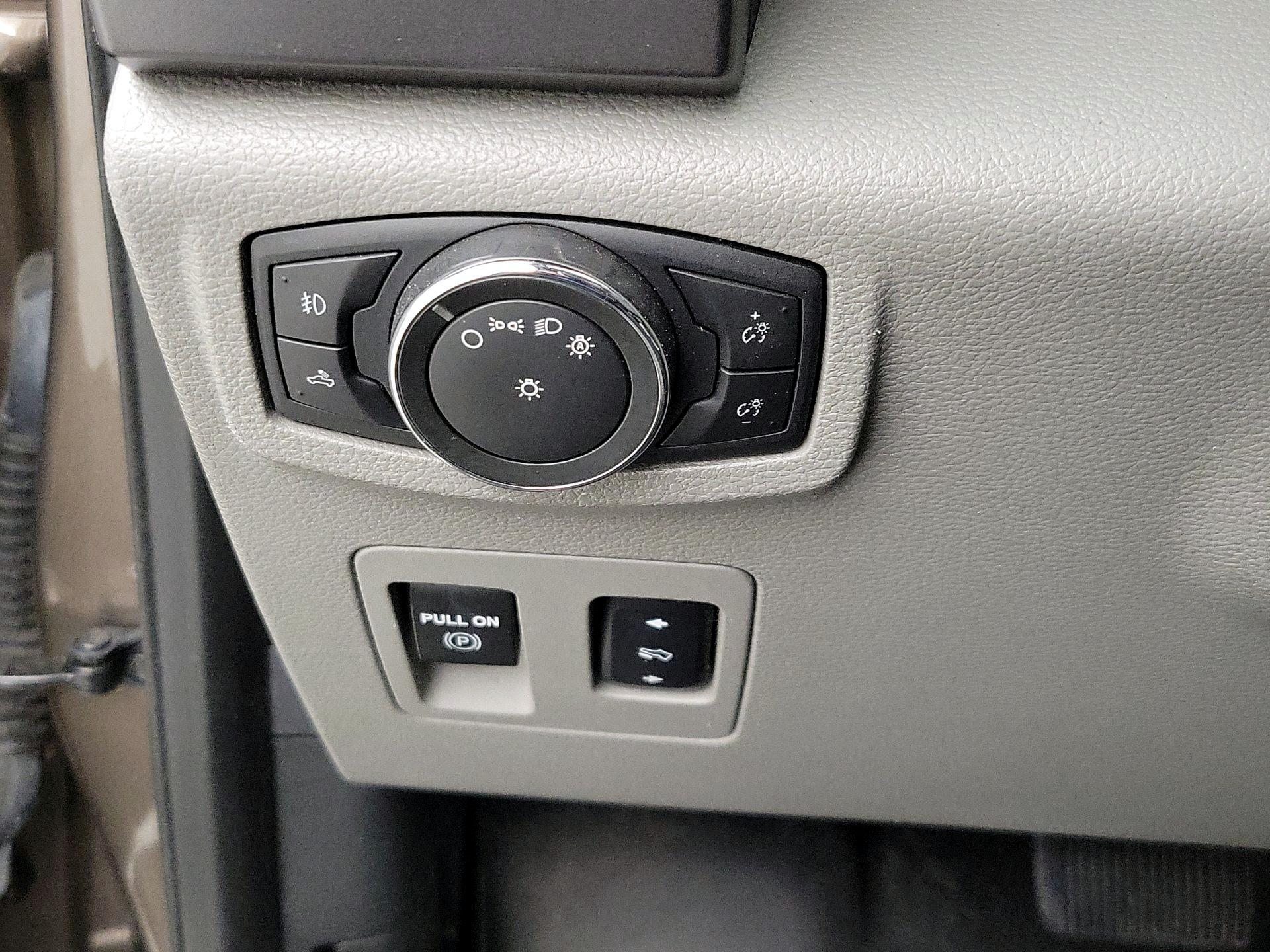 Thumbnail: 2016 Ford F-150 - 13