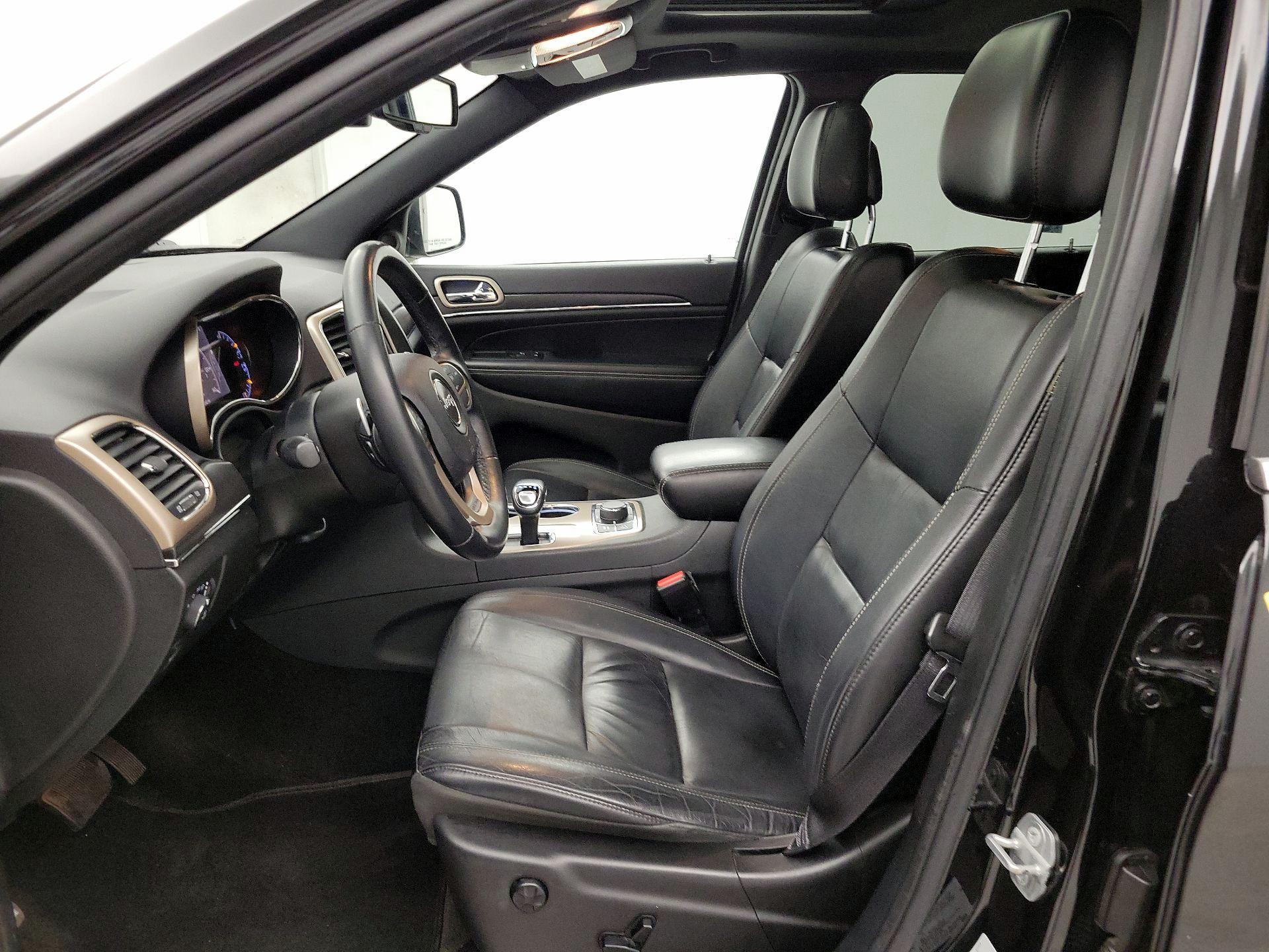 Thumbnail: 2015 Jeep Grand Cherokee - 11