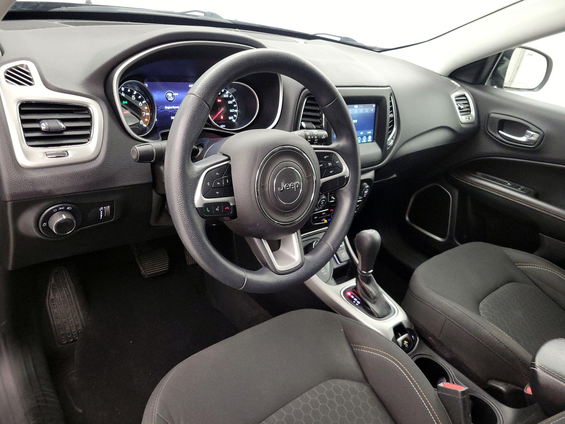 Thumbnail: 2018 Jeep Compass - 9