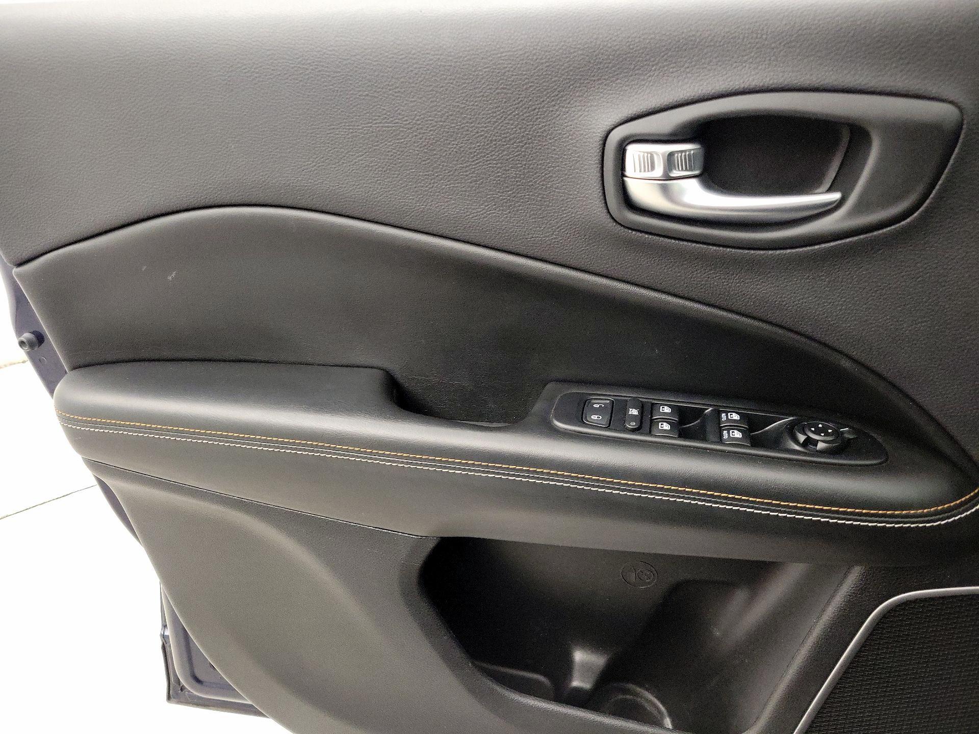 Thumbnail: 2018 Jeep Compass - 12