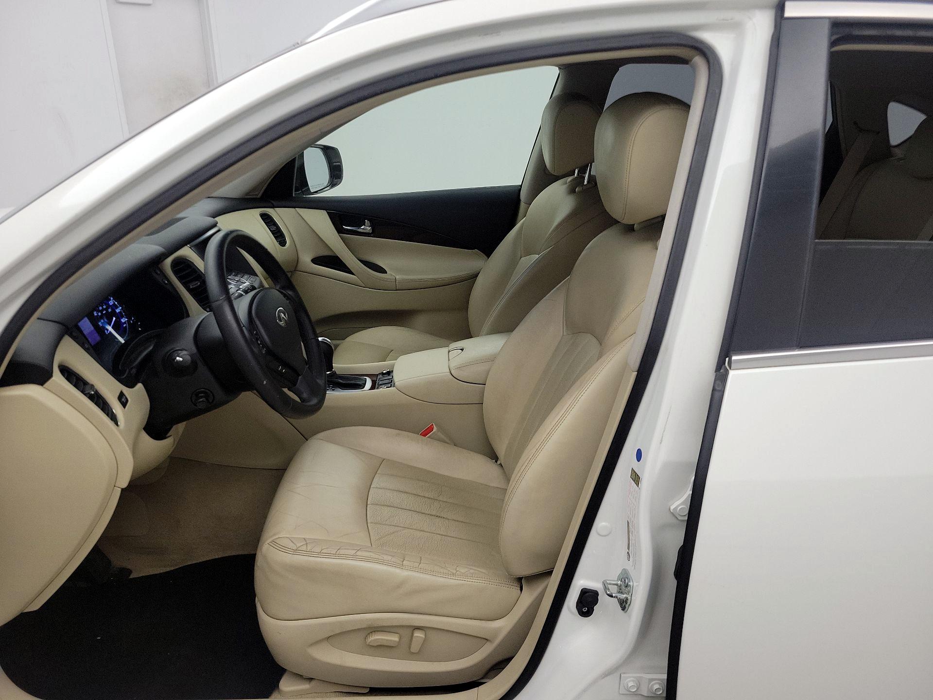 Thumbnail: 2016 INFINITI QX50 - 11