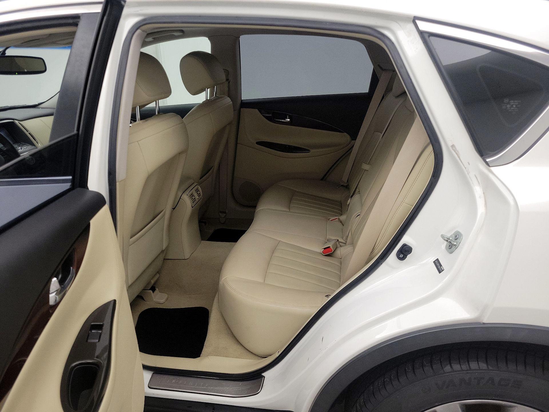 Thumbnail: 2016 INFINITI QX50 - 20