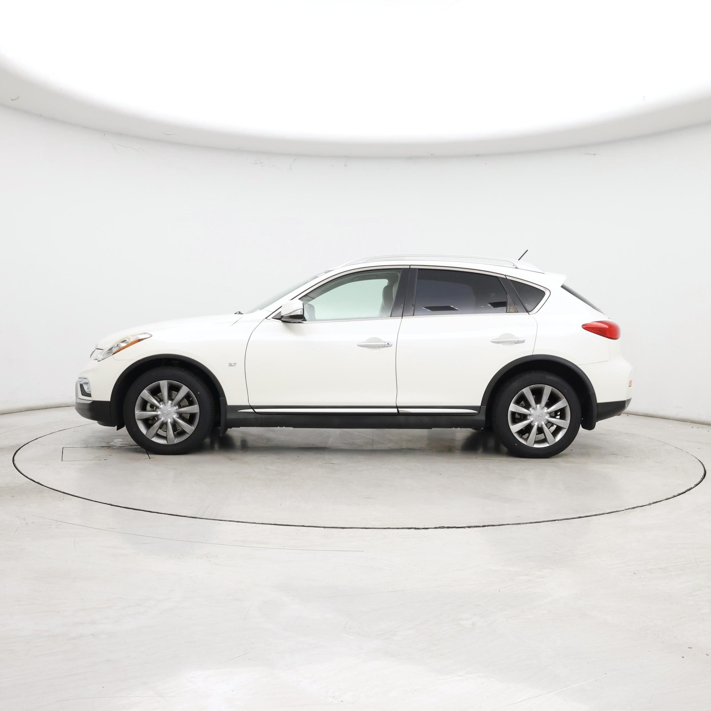 Thumbnail: 2016 INFINITI QX50 - 3