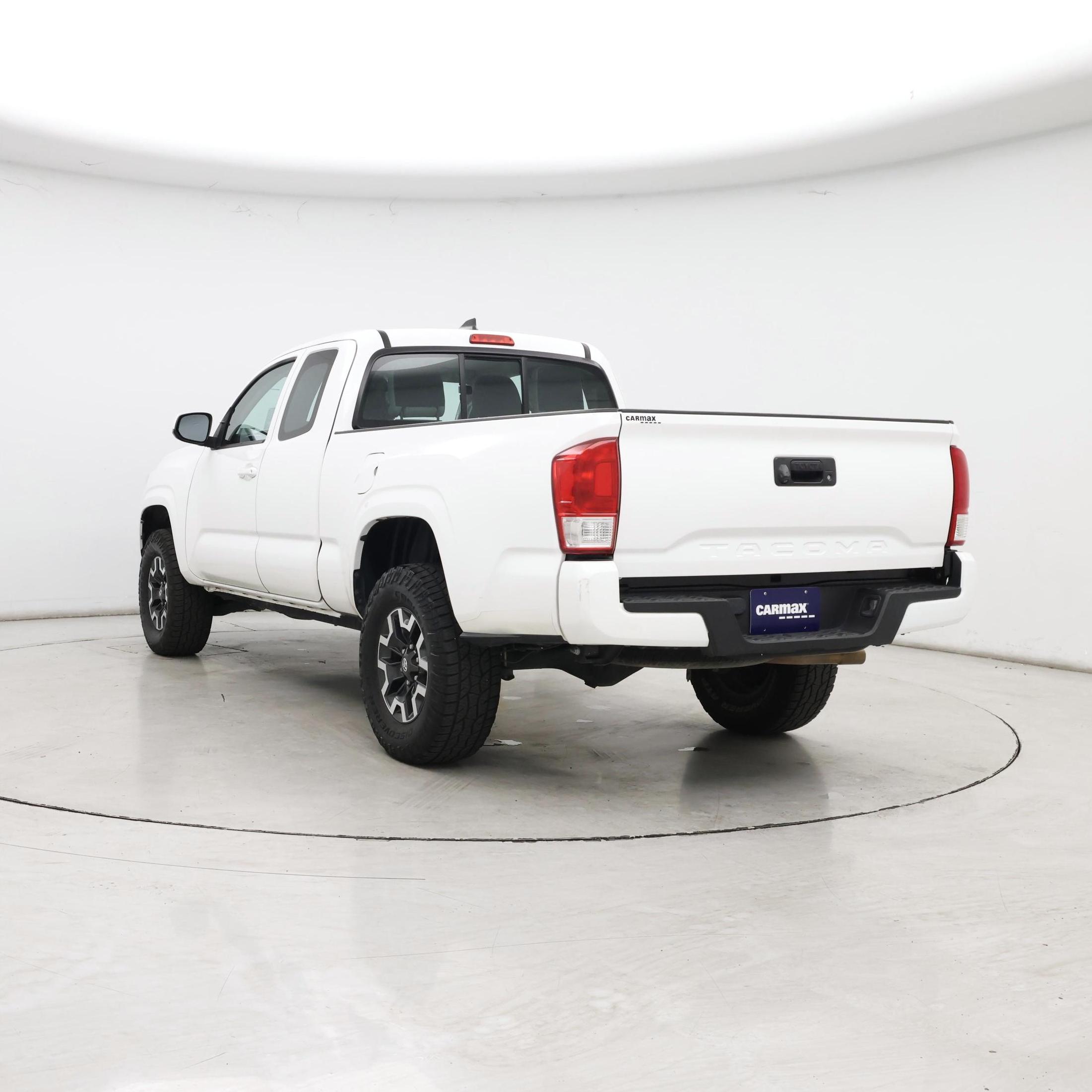 Thumbnail: 2017 Toyota Tacoma - 2