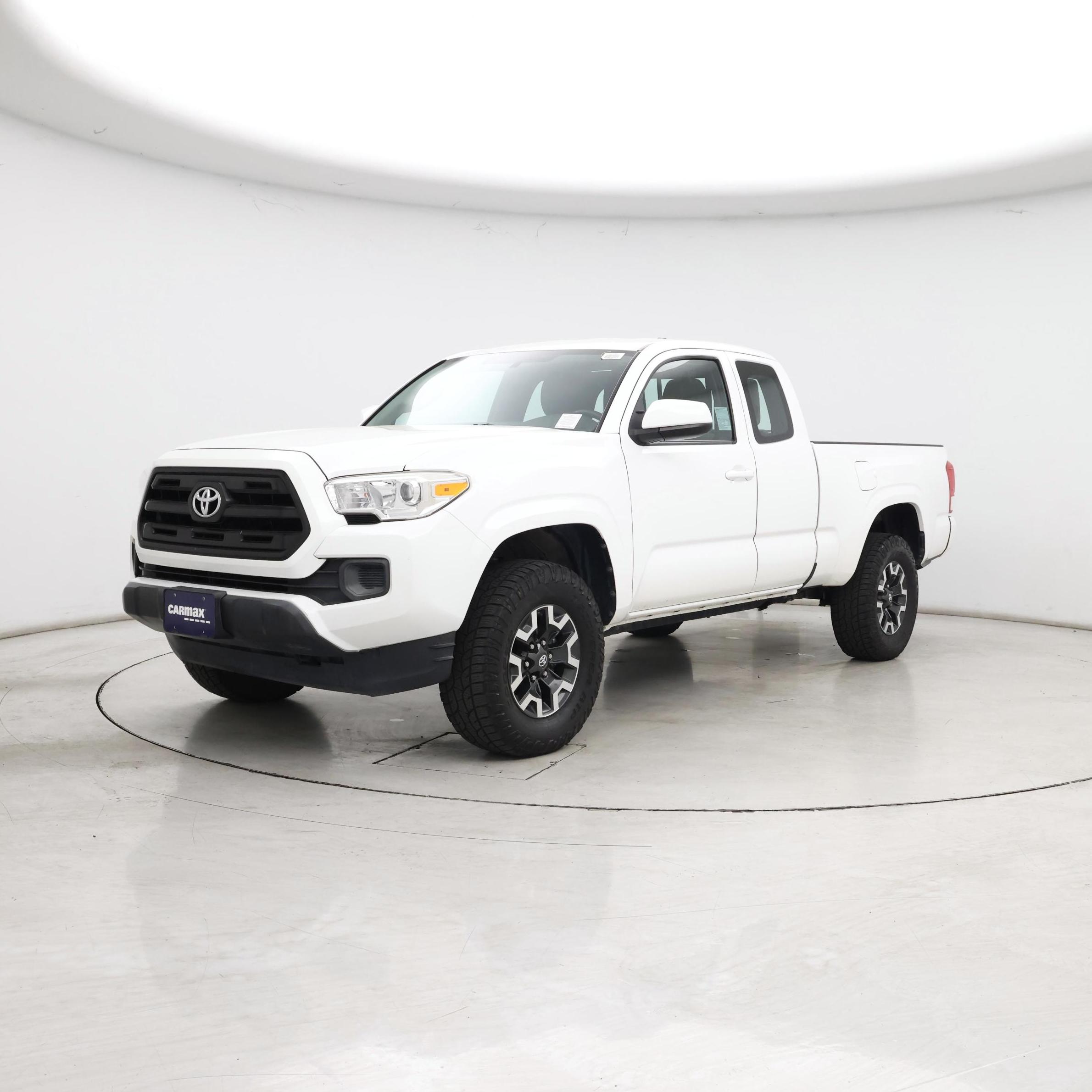 Thumbnail: 2017 Toyota Tacoma - 4