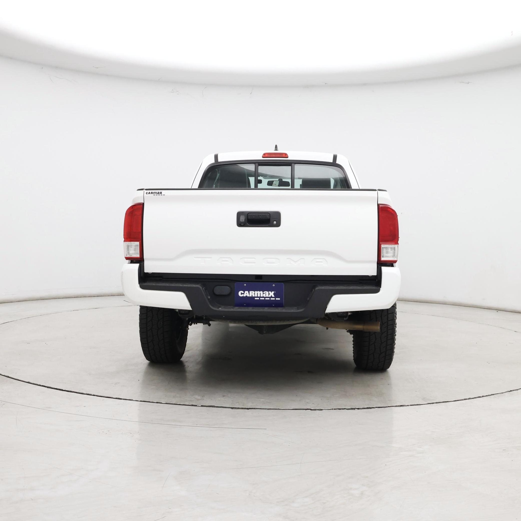 Thumbnail: 2017 Toyota Tacoma - 6