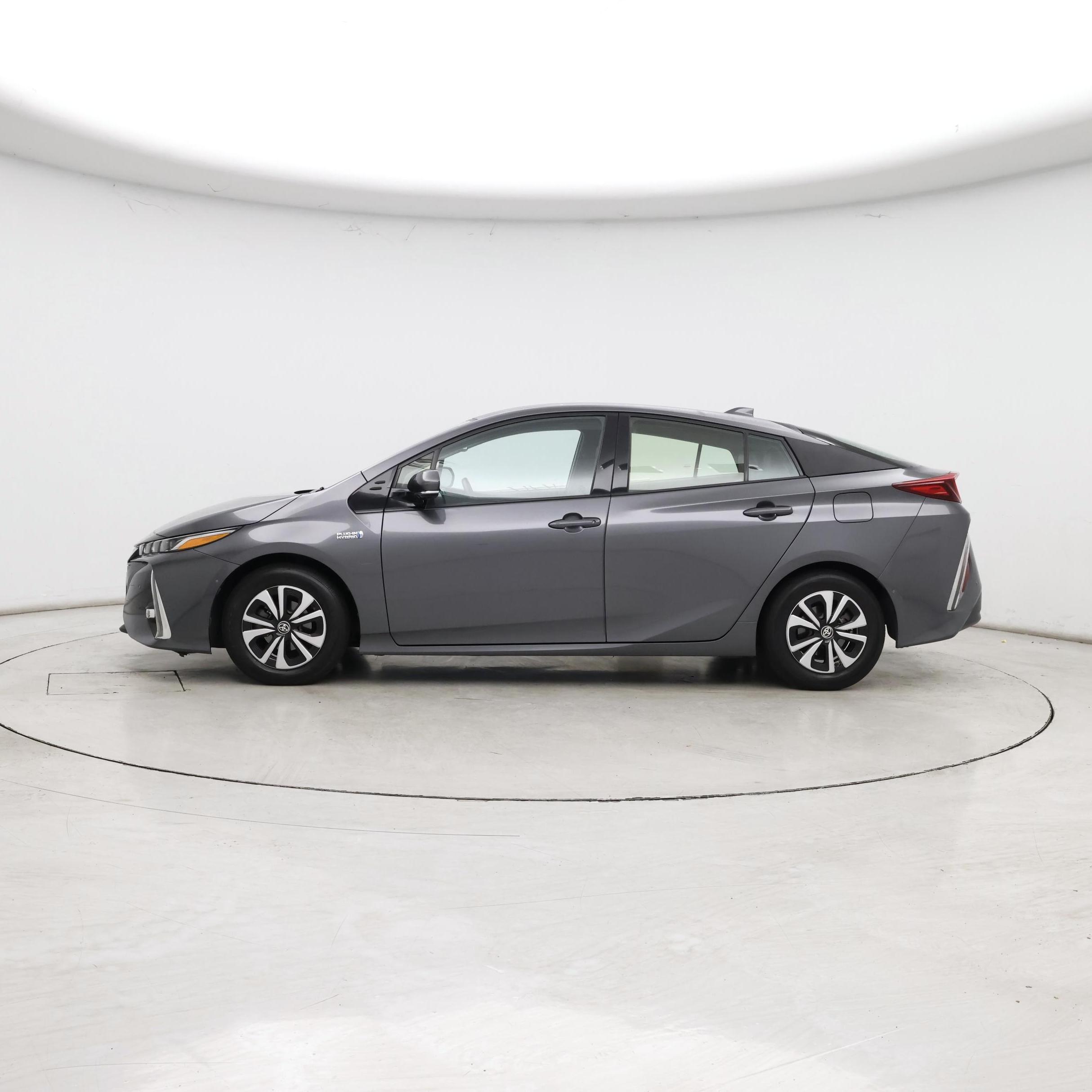 Thumbnail: 2018 Toyota Prius Prime - 3