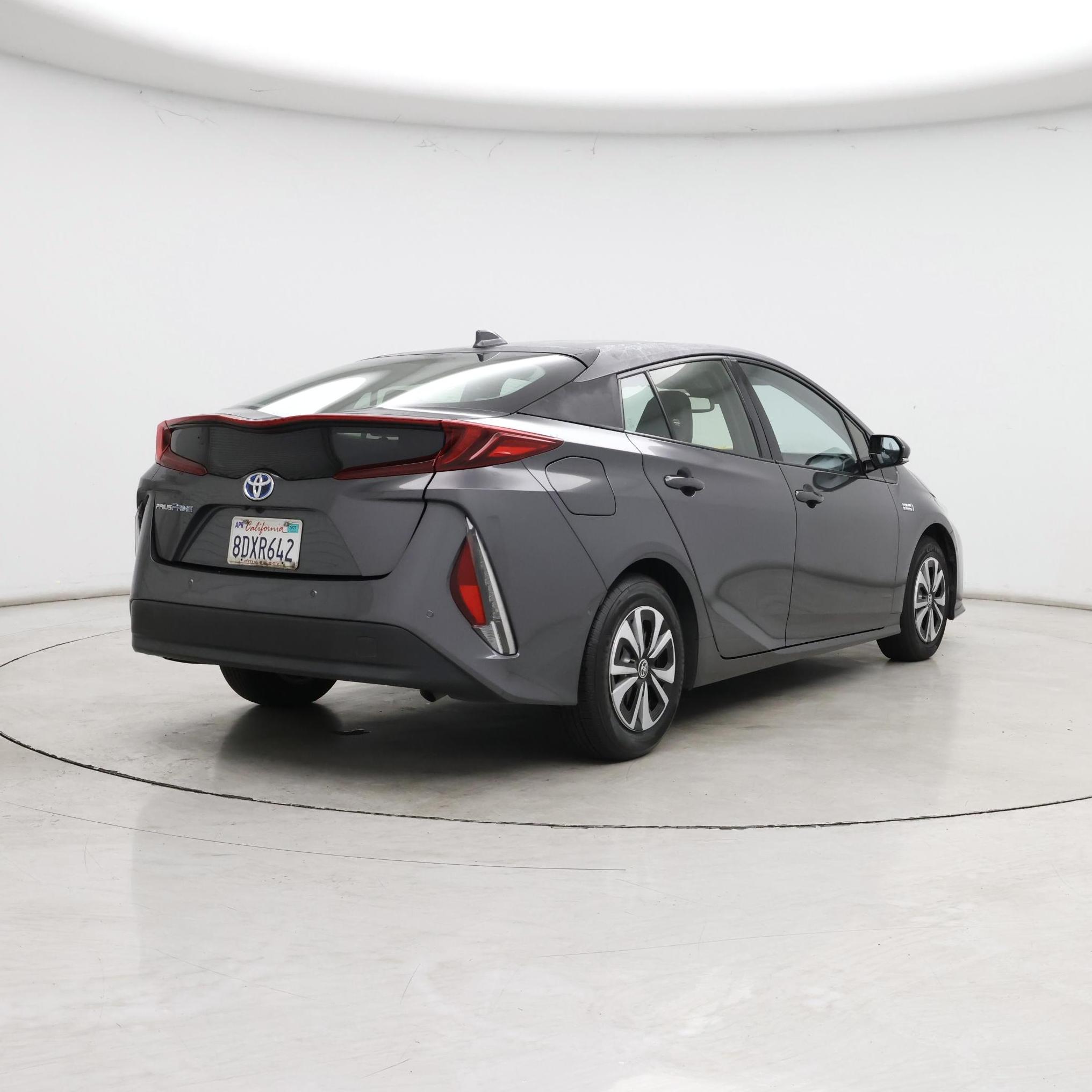 Thumbnail: 2018 Toyota Prius Prime - 8