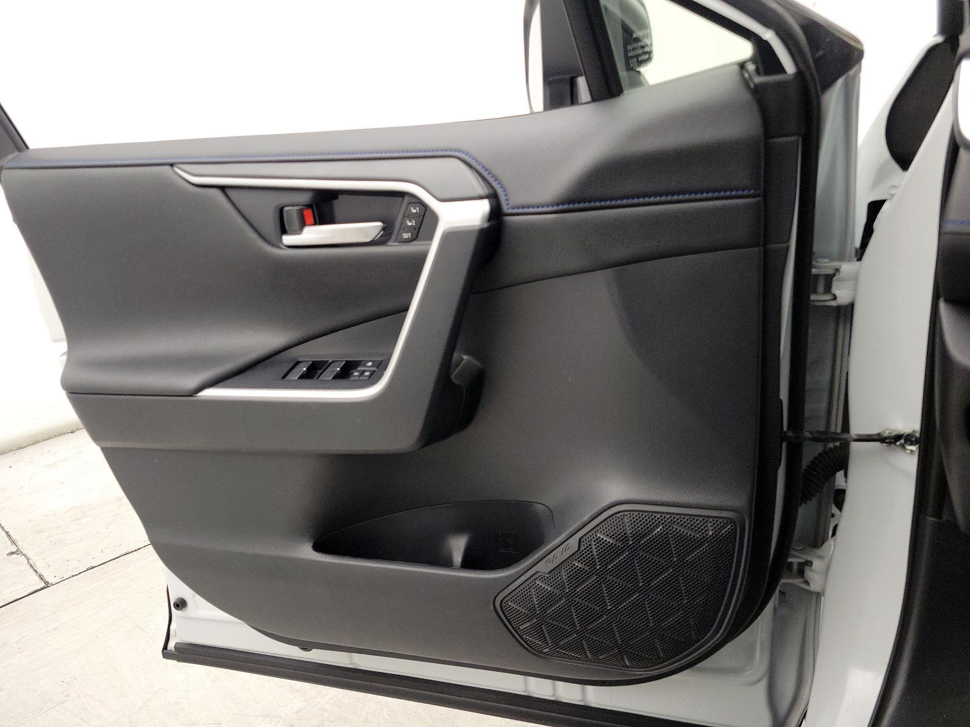 Thumbnail: 2024 Toyota RAV4 - 12