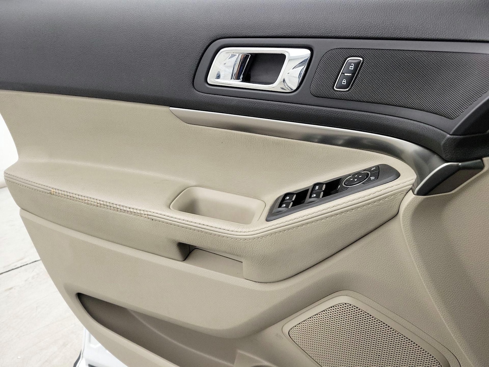 2014 Ford Explorer Base - Photo 4
