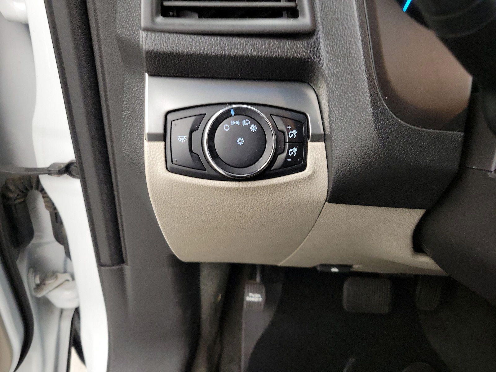 2014 Ford Explorer Base - Photo 5