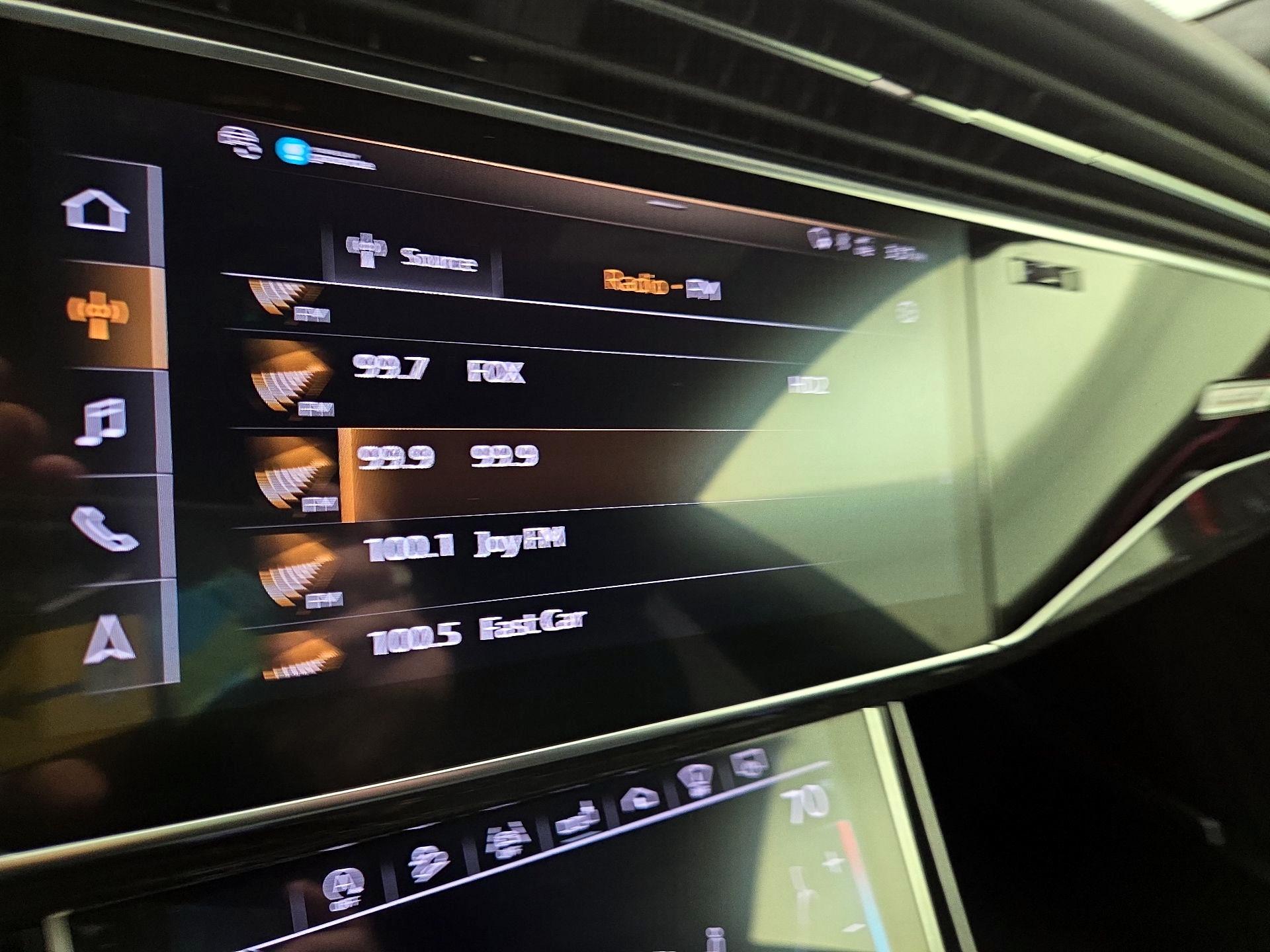 Thumbnail: 2019 Audi Q8 - 14