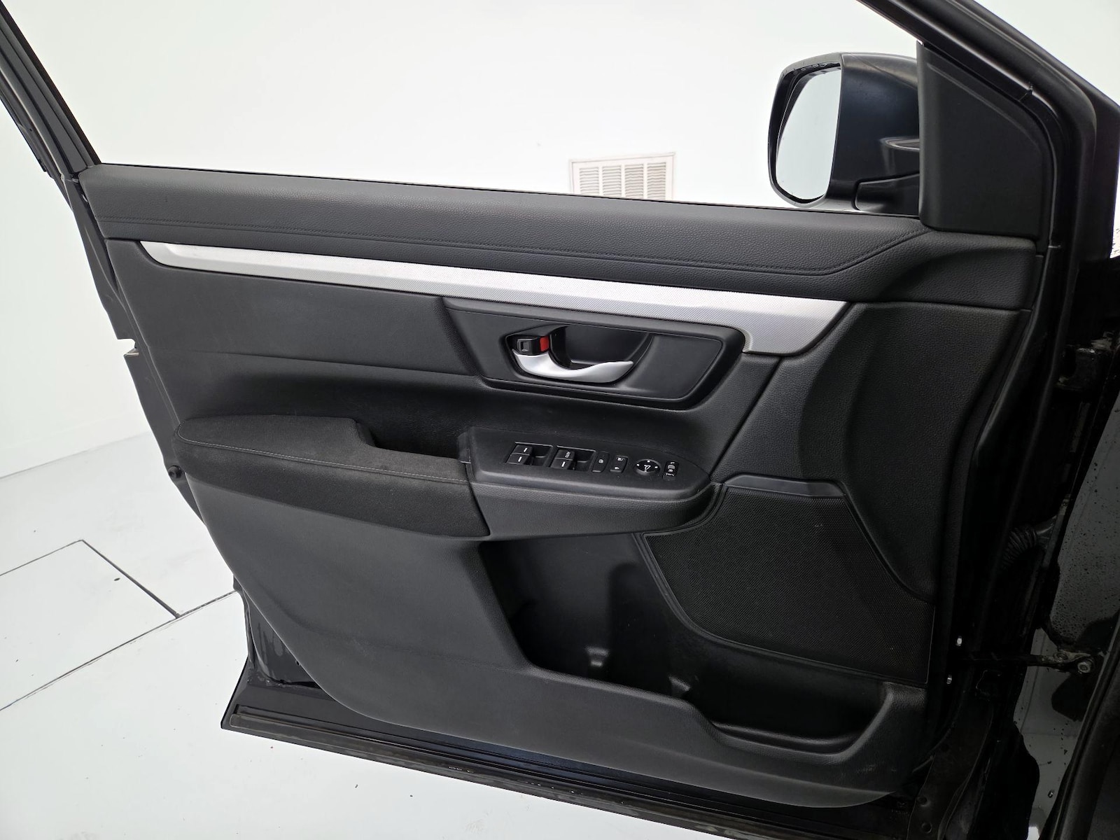 2017 Honda CR-V LX - Photo 13