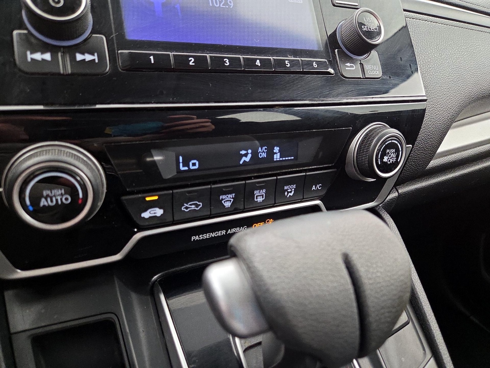 2017 Honda CR-V LX - Photo 17