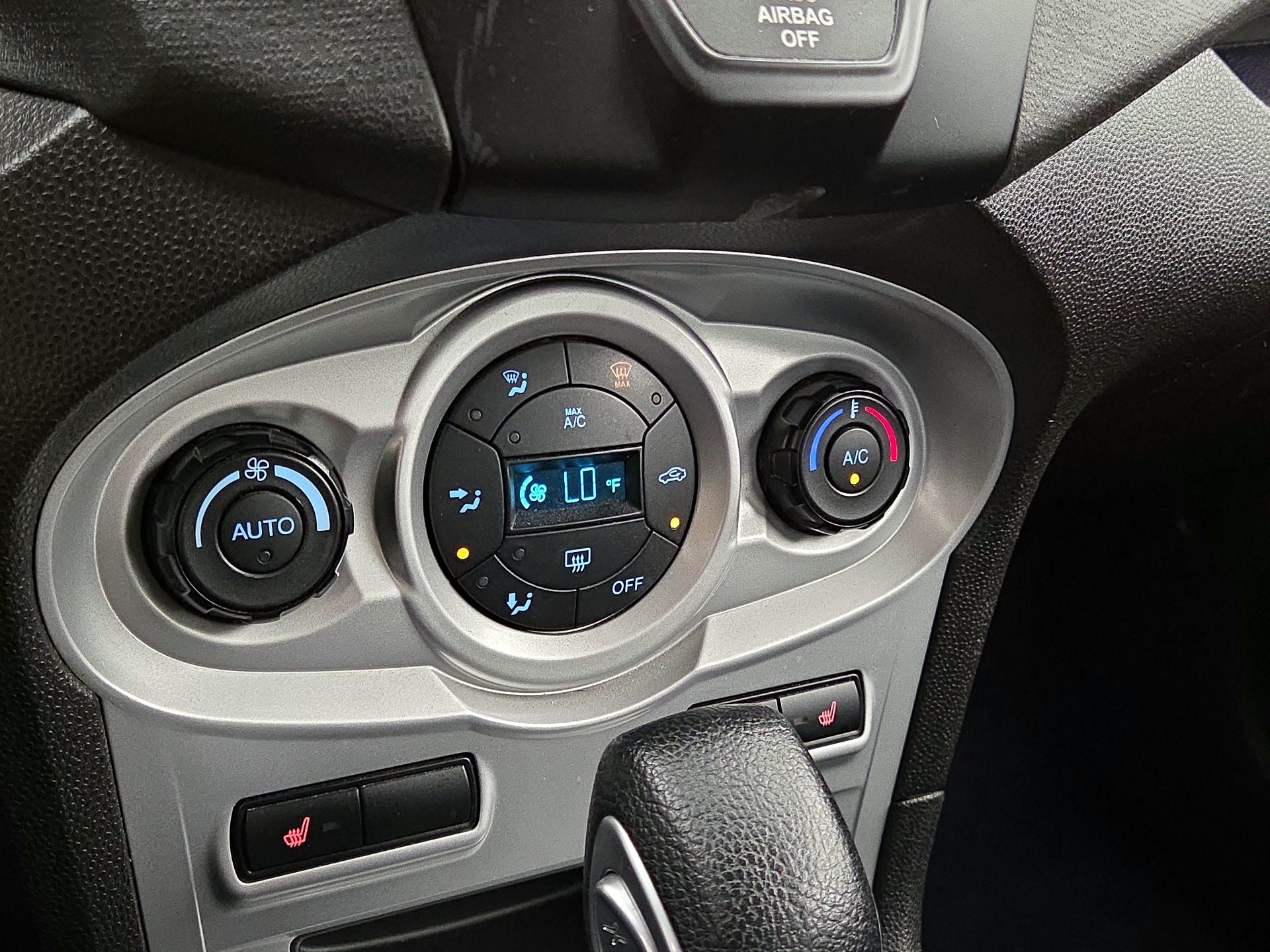 Thumbnail: 2014 Ford Fiesta - 15