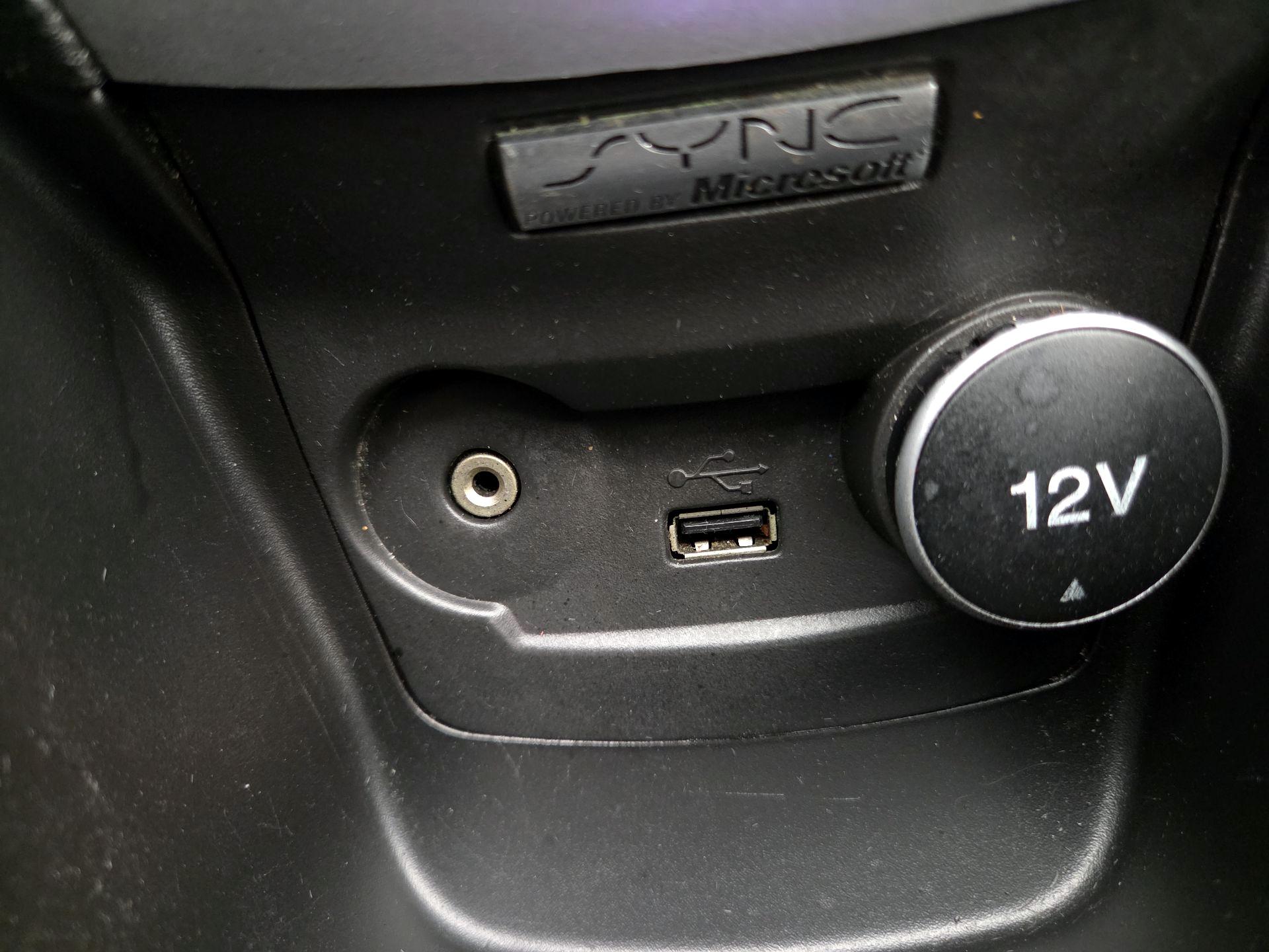 Thumbnail: 2014 Ford Fiesta - 17