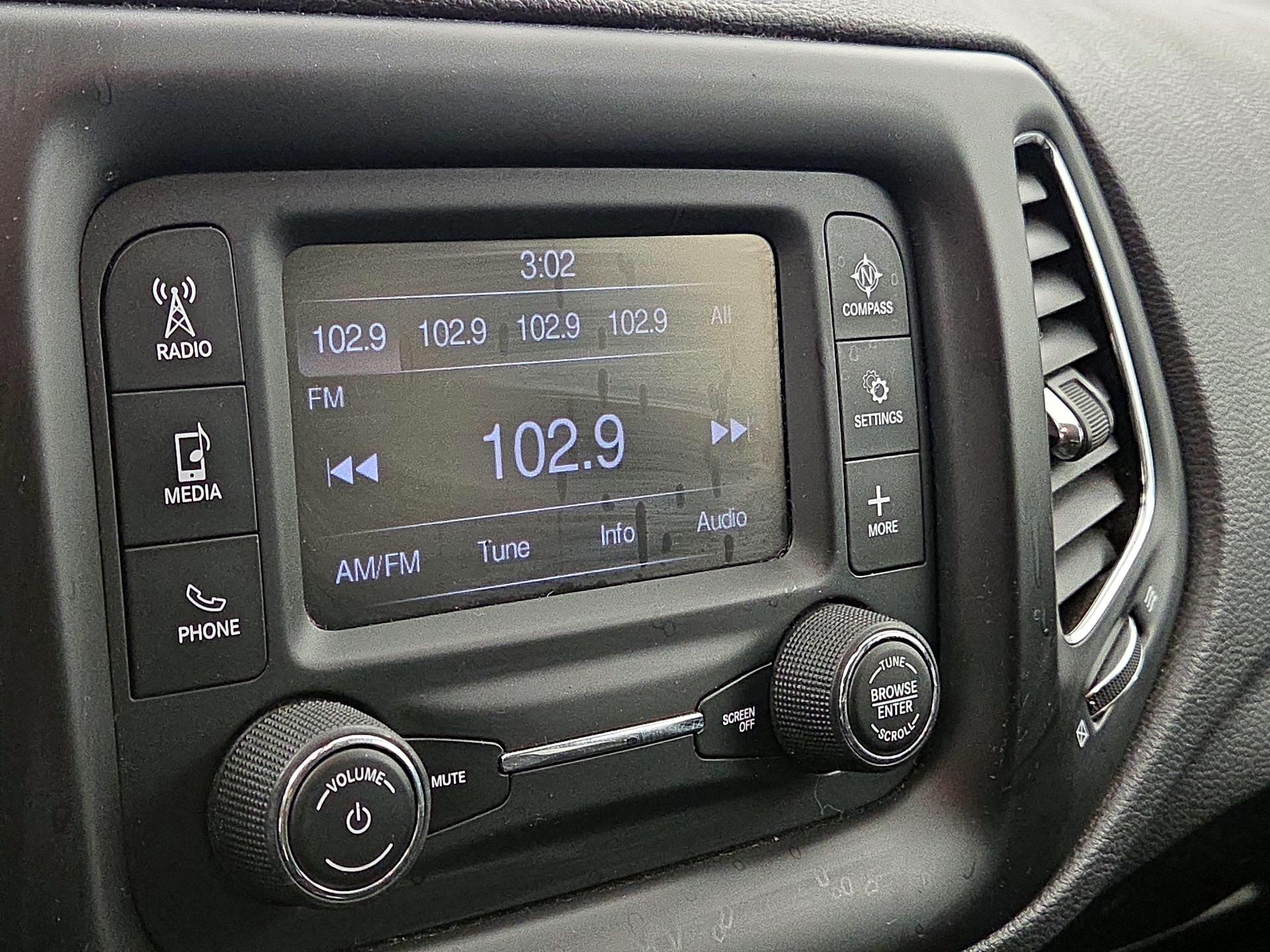 Thumbnail: 2018 Jeep Compass - 15