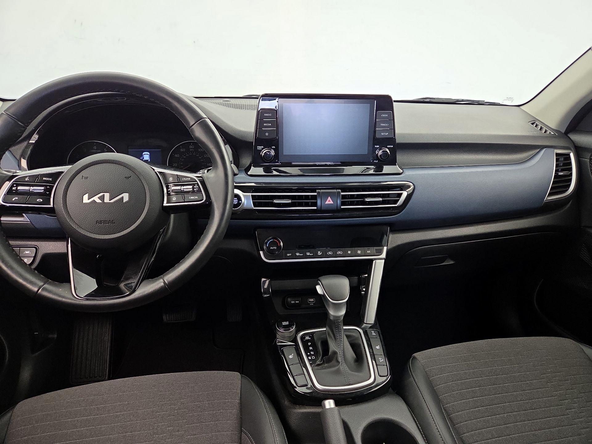 Thumbnail: 2023 Kia Seltos - 9