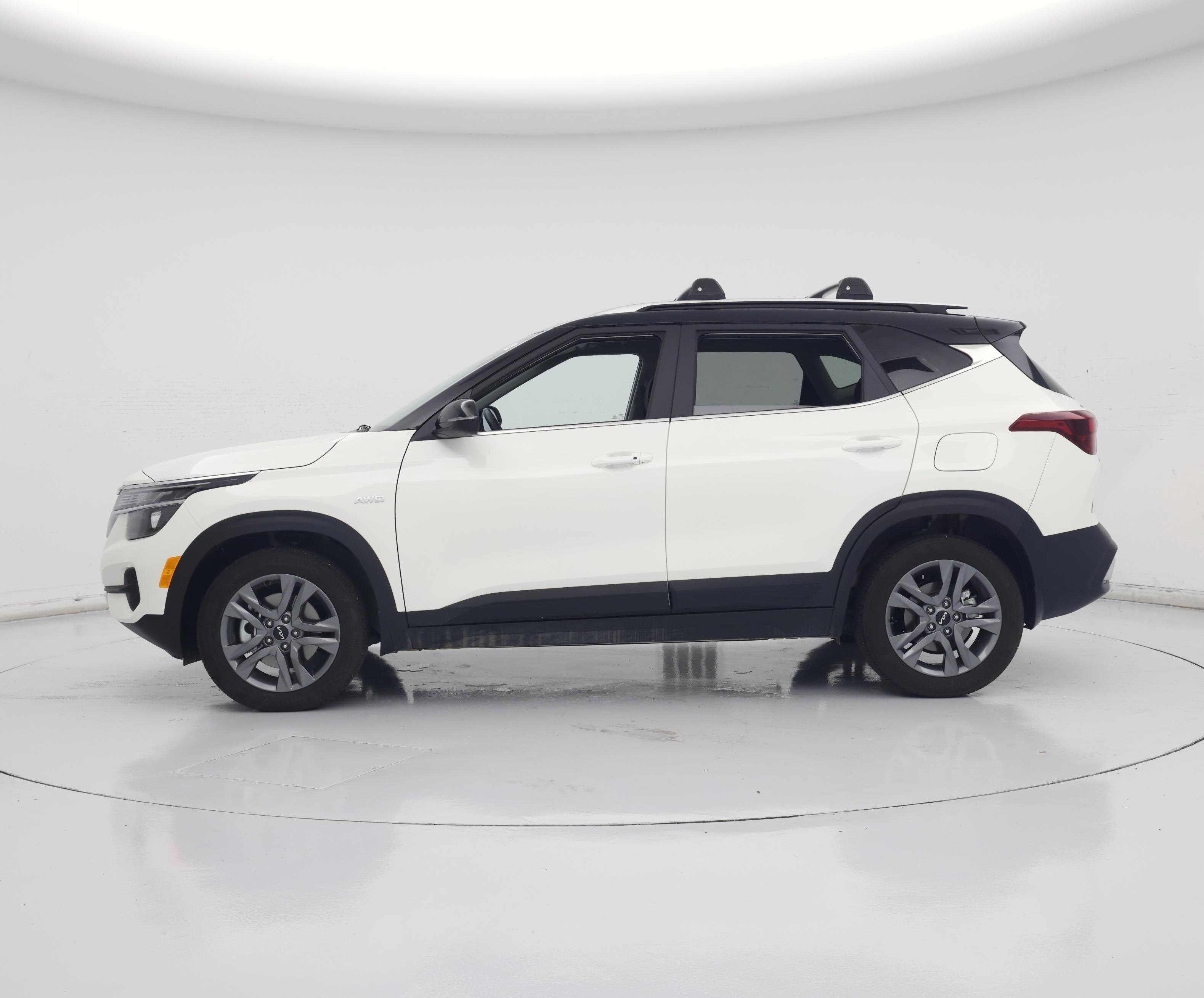 Thumbnail: 2023 Kia Seltos - 3