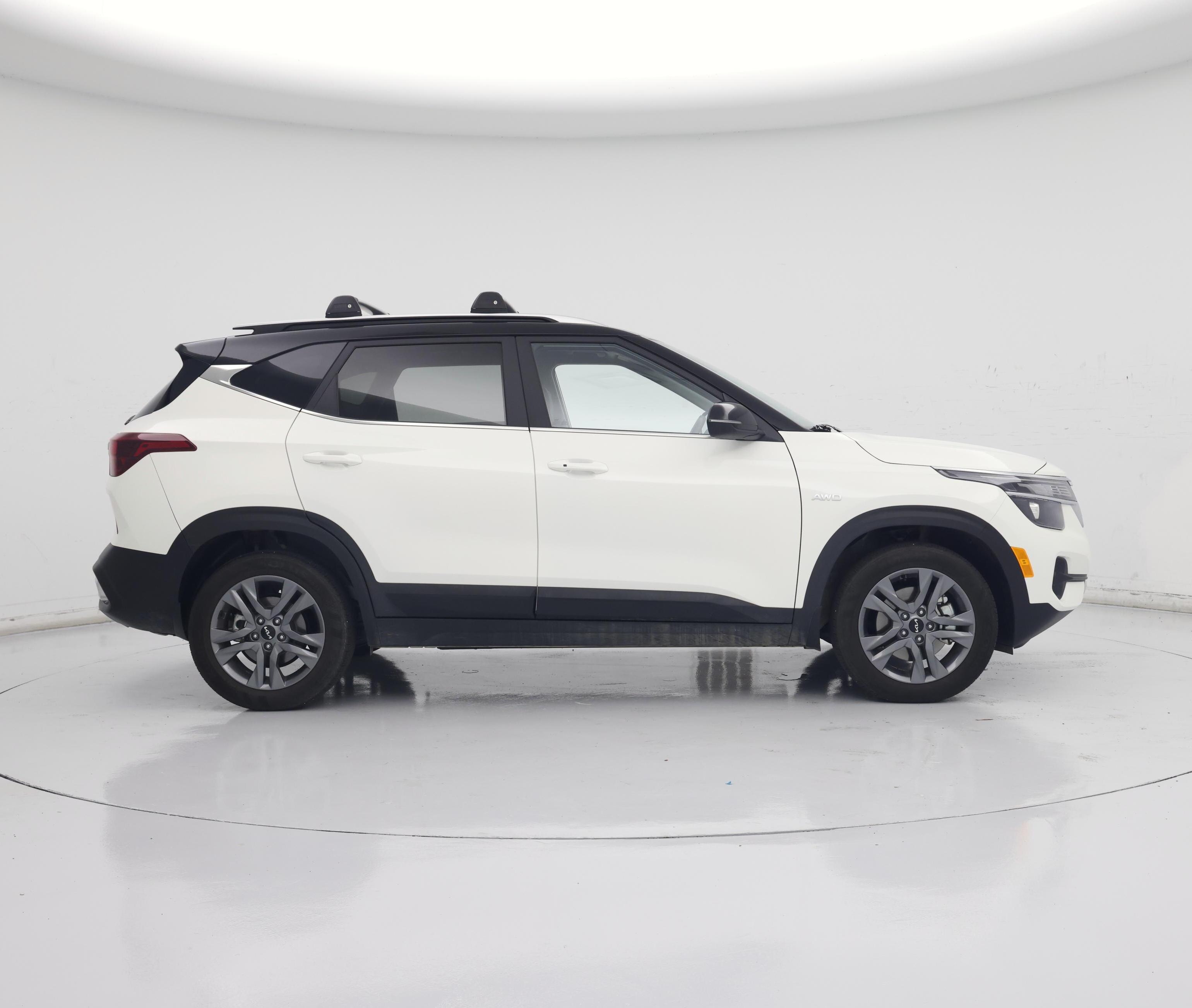 Thumbnail: 2023 Kia Seltos - 7