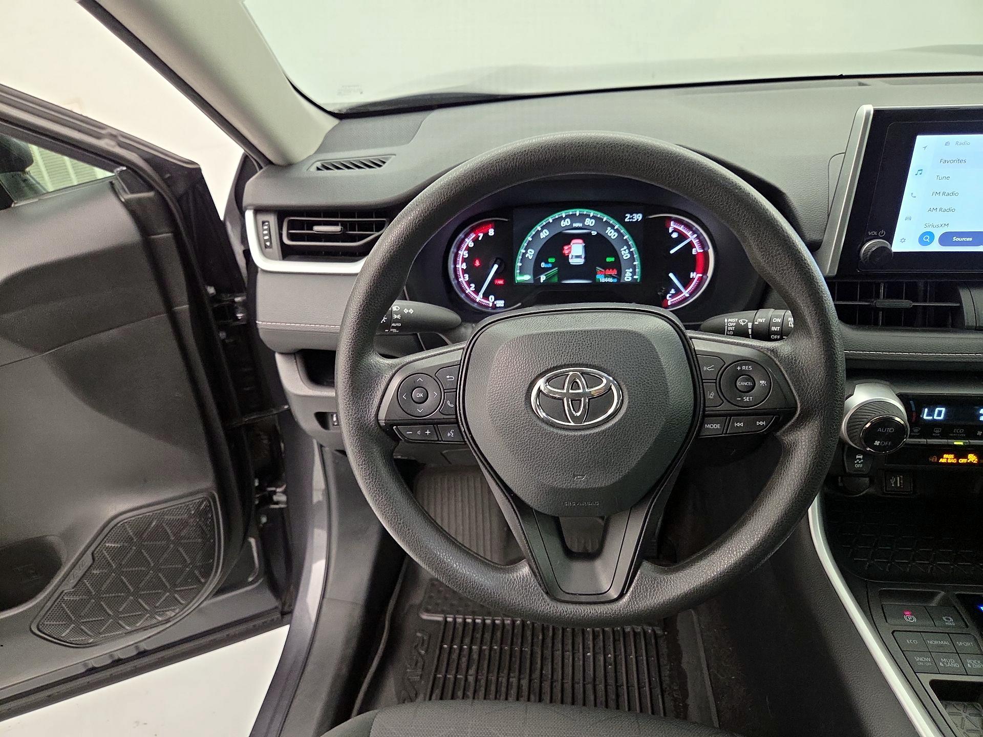 Thumbnail: 2025 Toyota RAV4 - 10