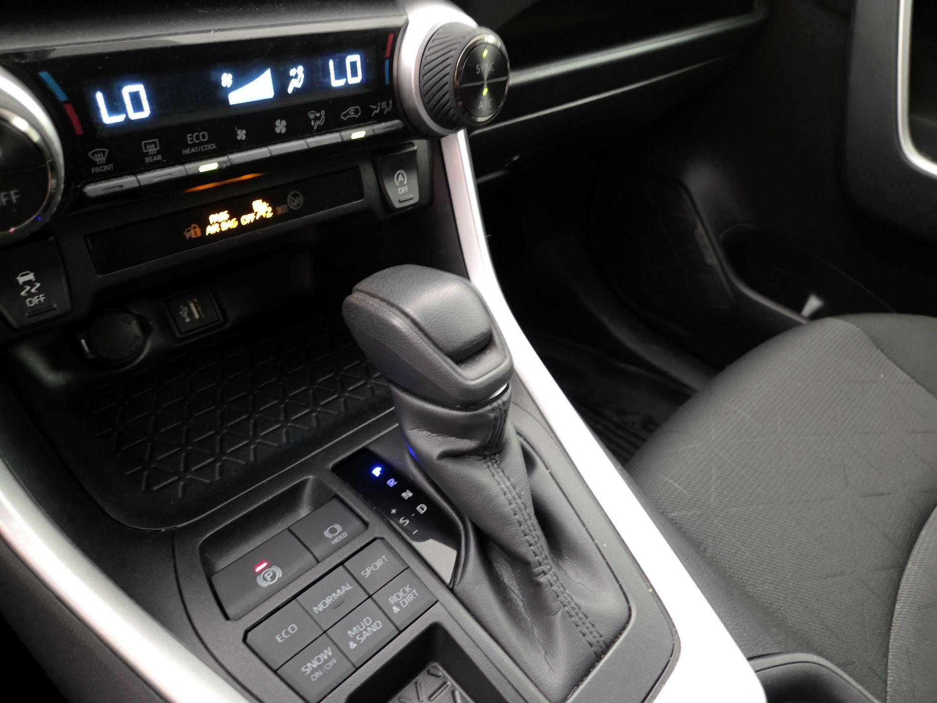 Thumbnail: 2025 Toyota RAV4 - 17