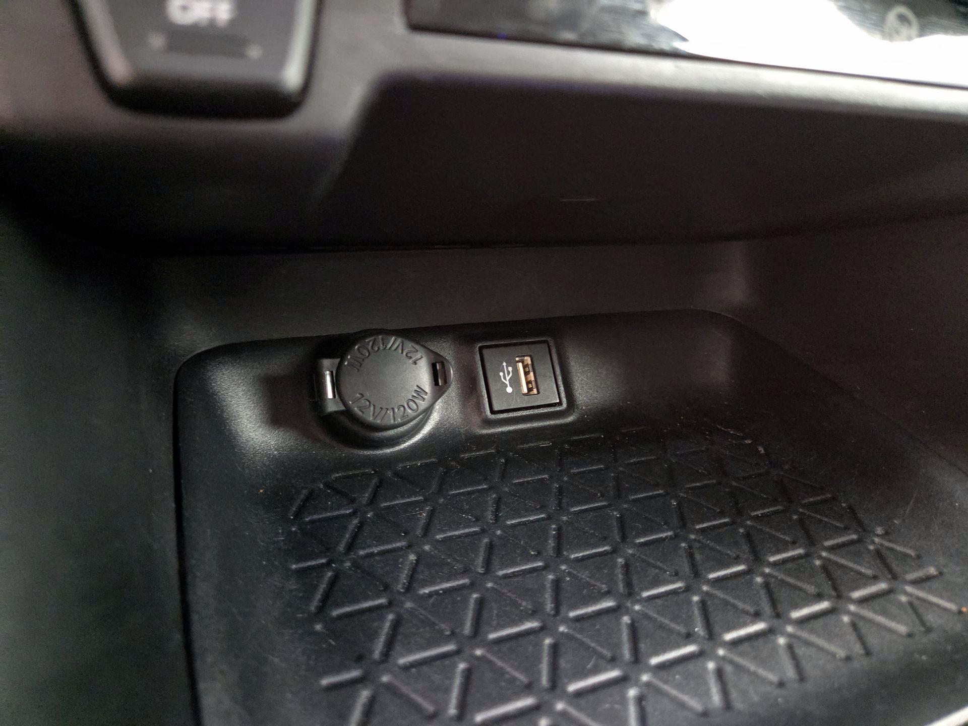 Thumbnail: 2025 Toyota RAV4 - 18