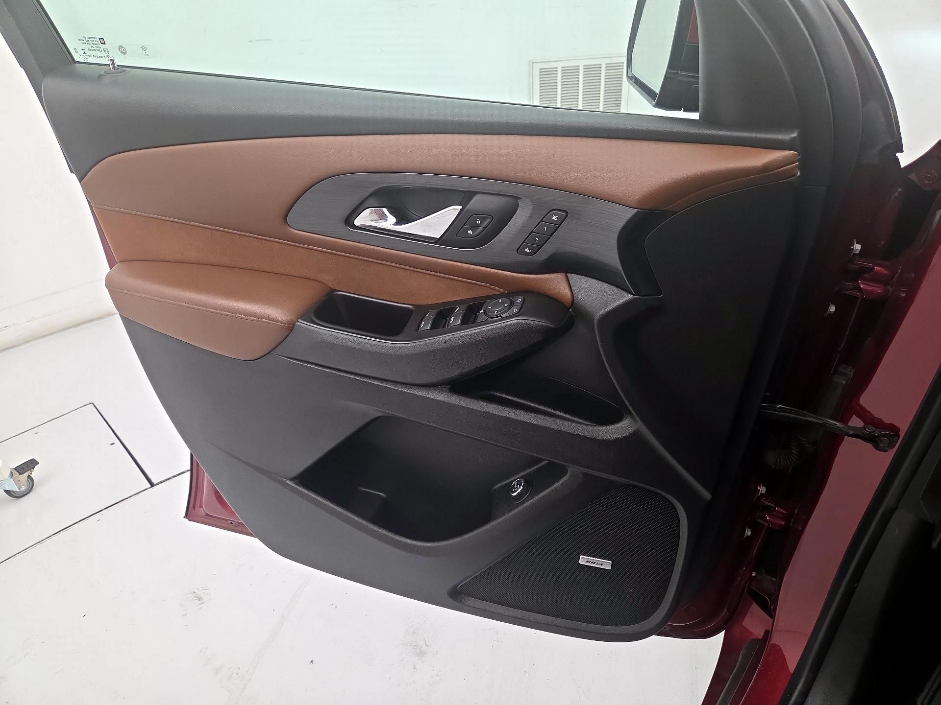 Thumbnail: 2020 Chevrolet Traverse - 12