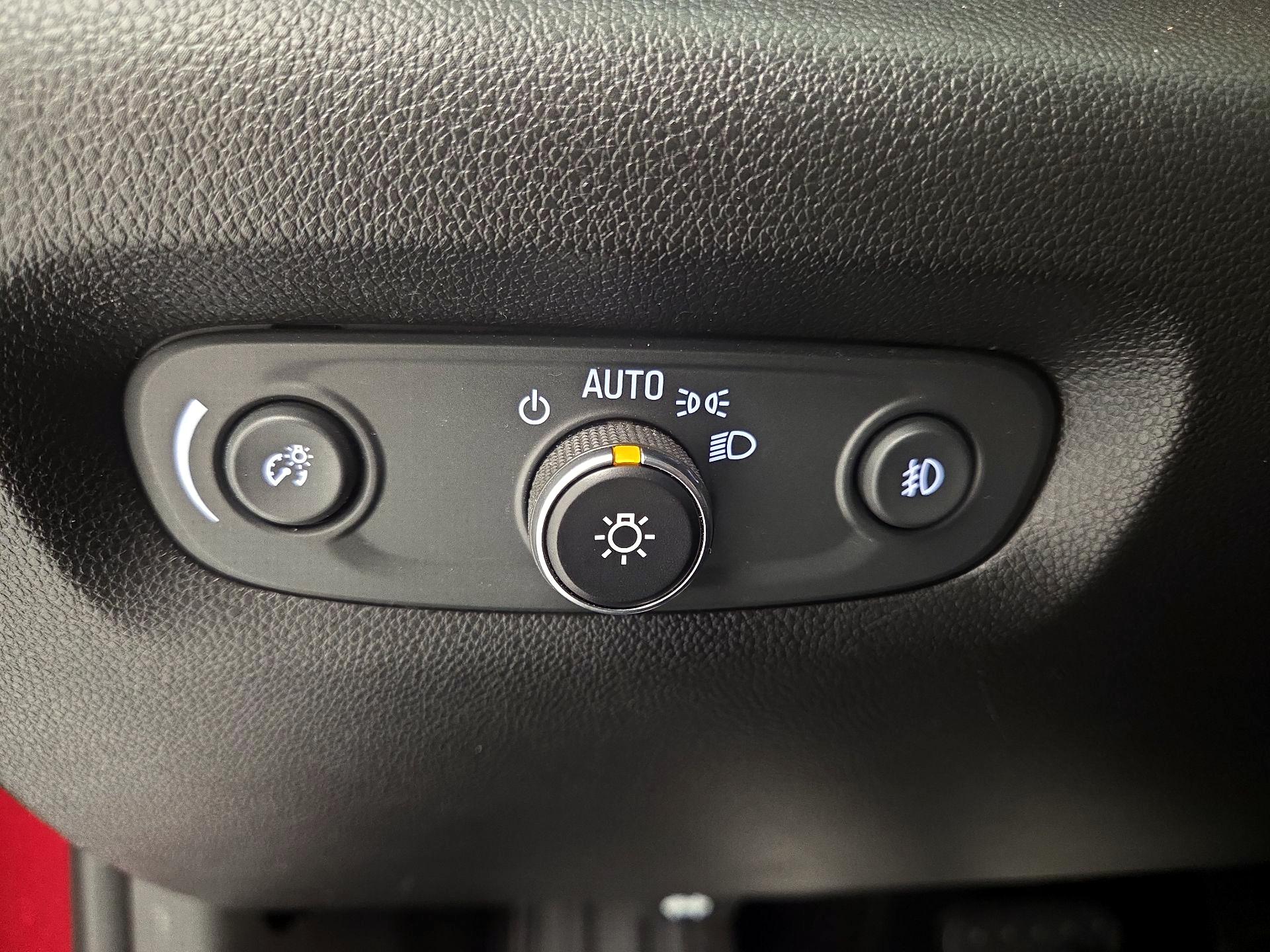 Thumbnail: 2020 Chevrolet Traverse - 13