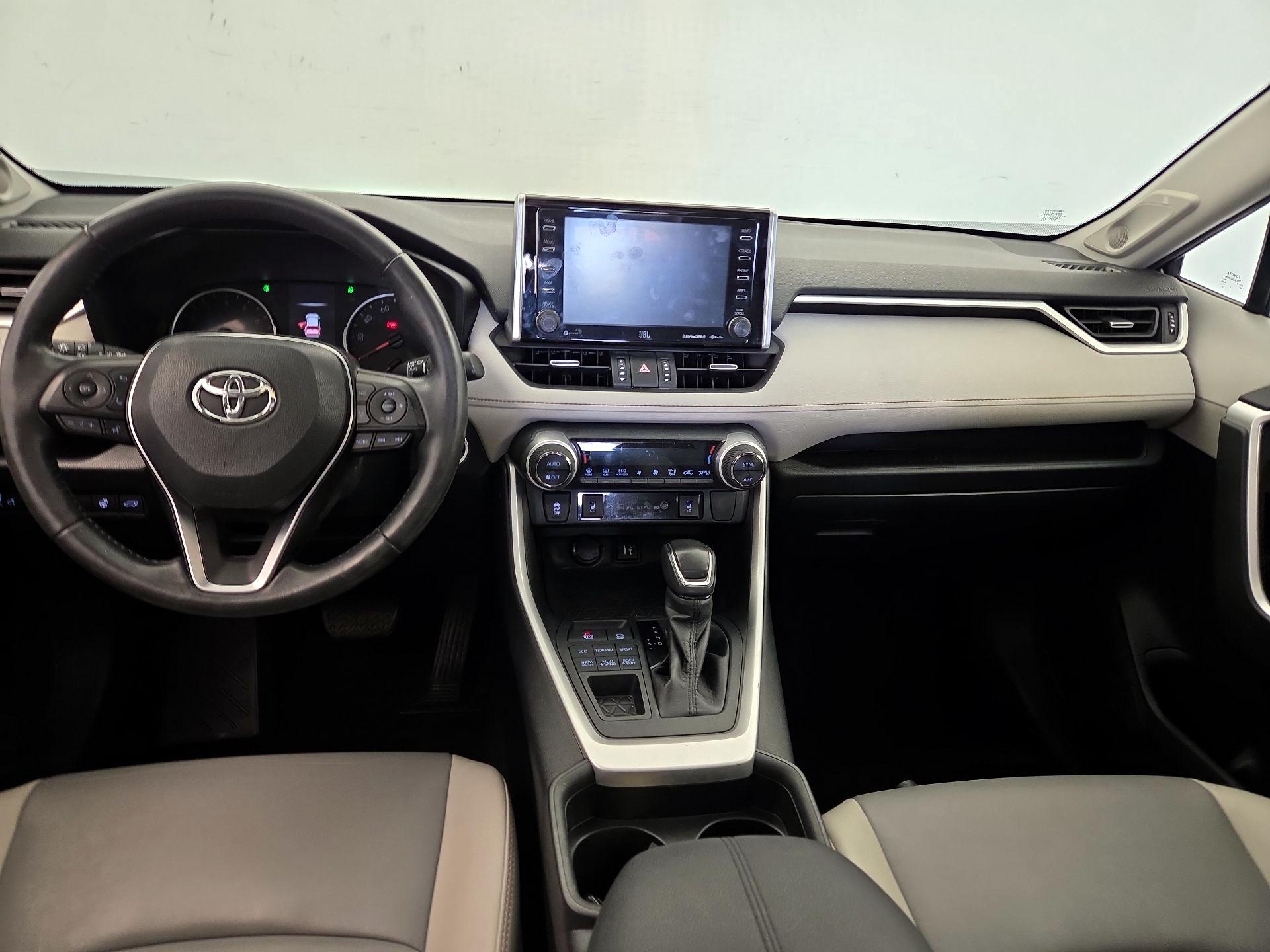 Thumbnail: 2019 Toyota RAV4 - 9