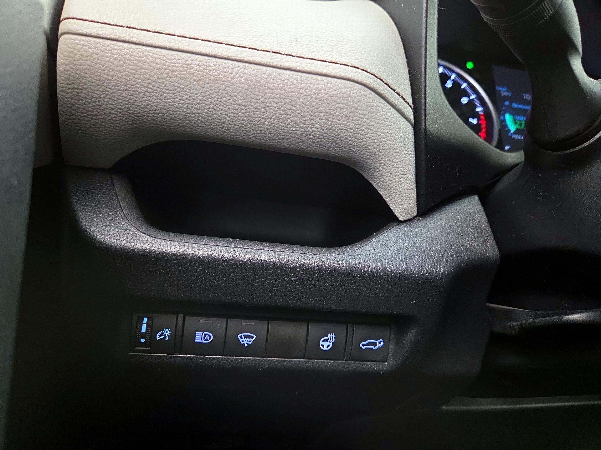 Thumbnail: 2019 Toyota RAV4 - 13