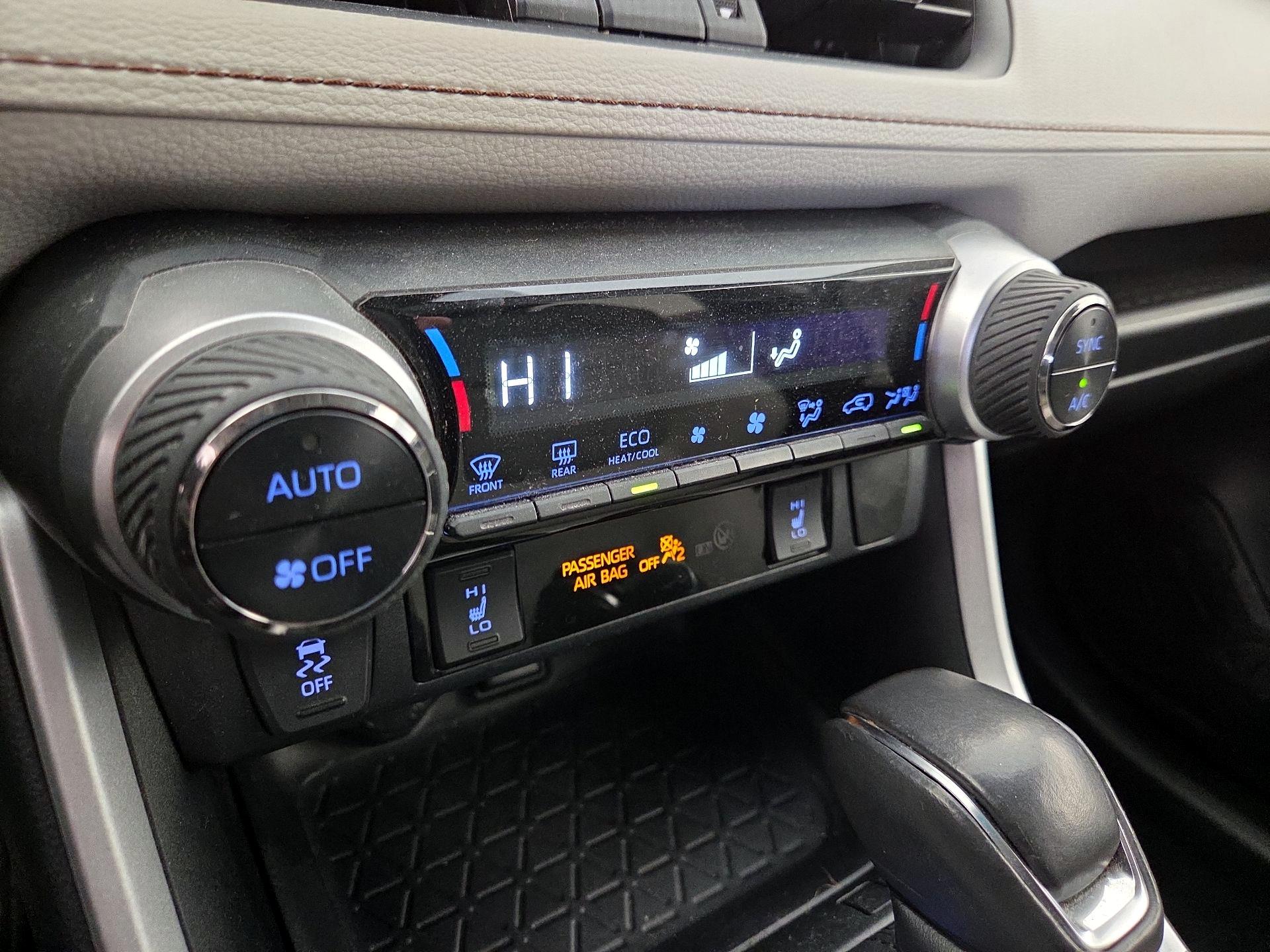 Thumbnail: 2019 Toyota RAV4 - 16