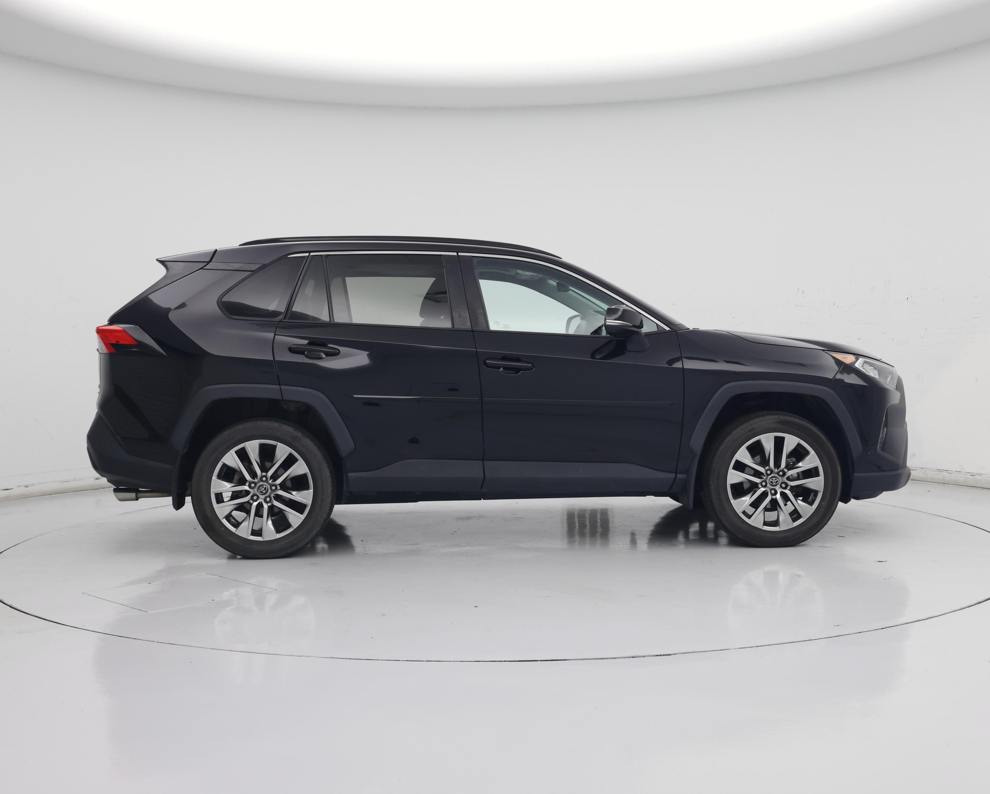 Thumbnail: 2019 Toyota RAV4 - 7
