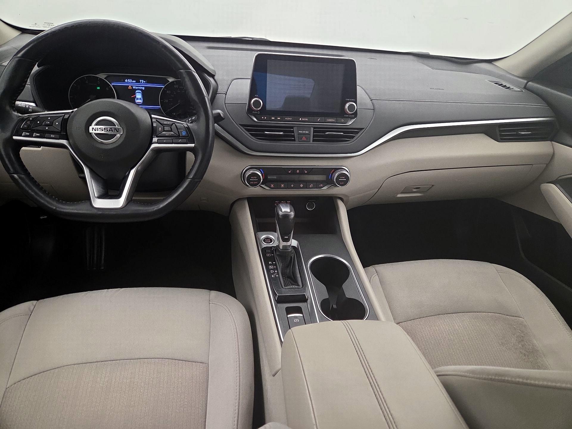 Thumbnail: 2019 Nissan Altima - 9