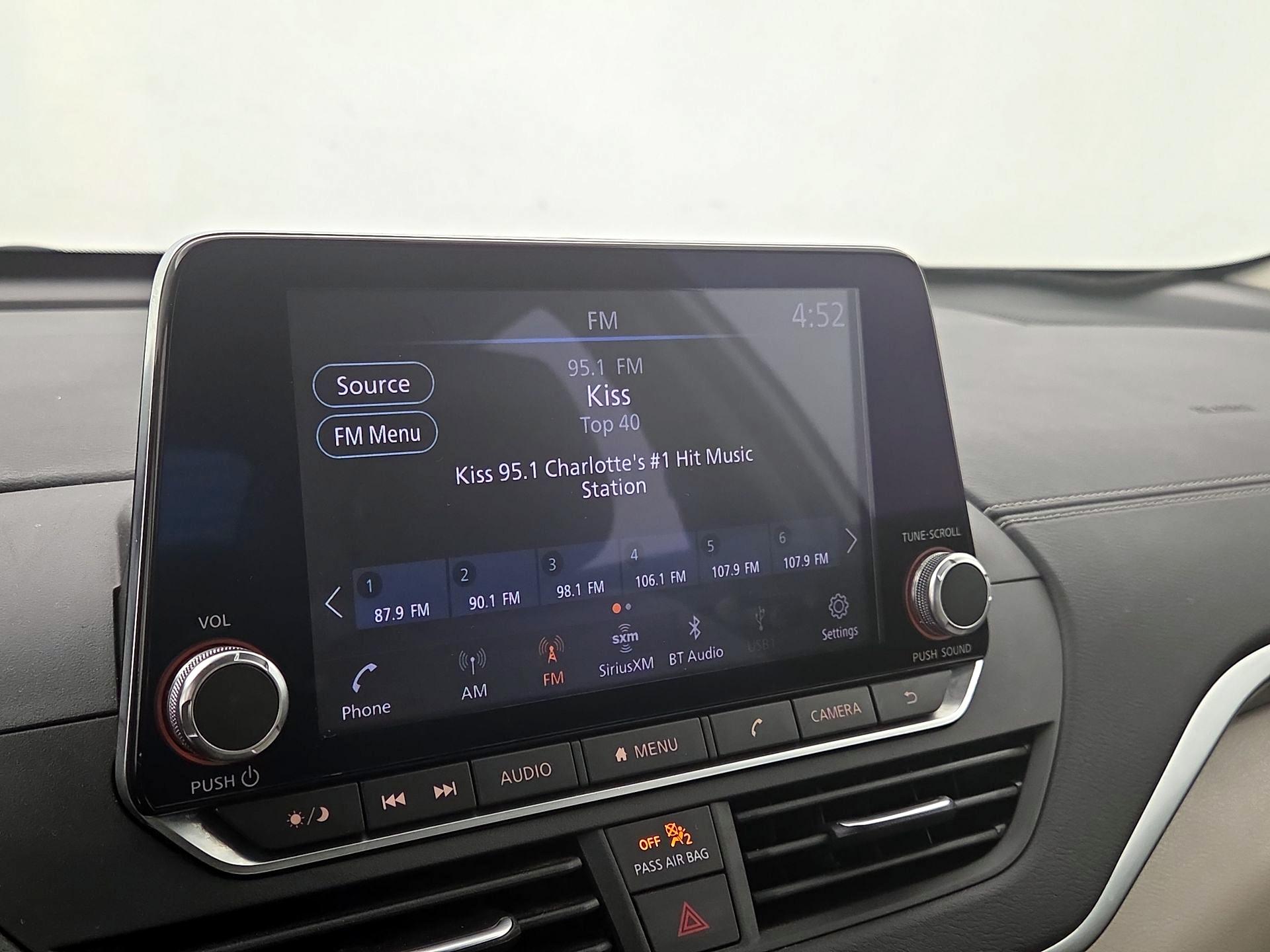 Thumbnail: 2019 Nissan Altima - 15